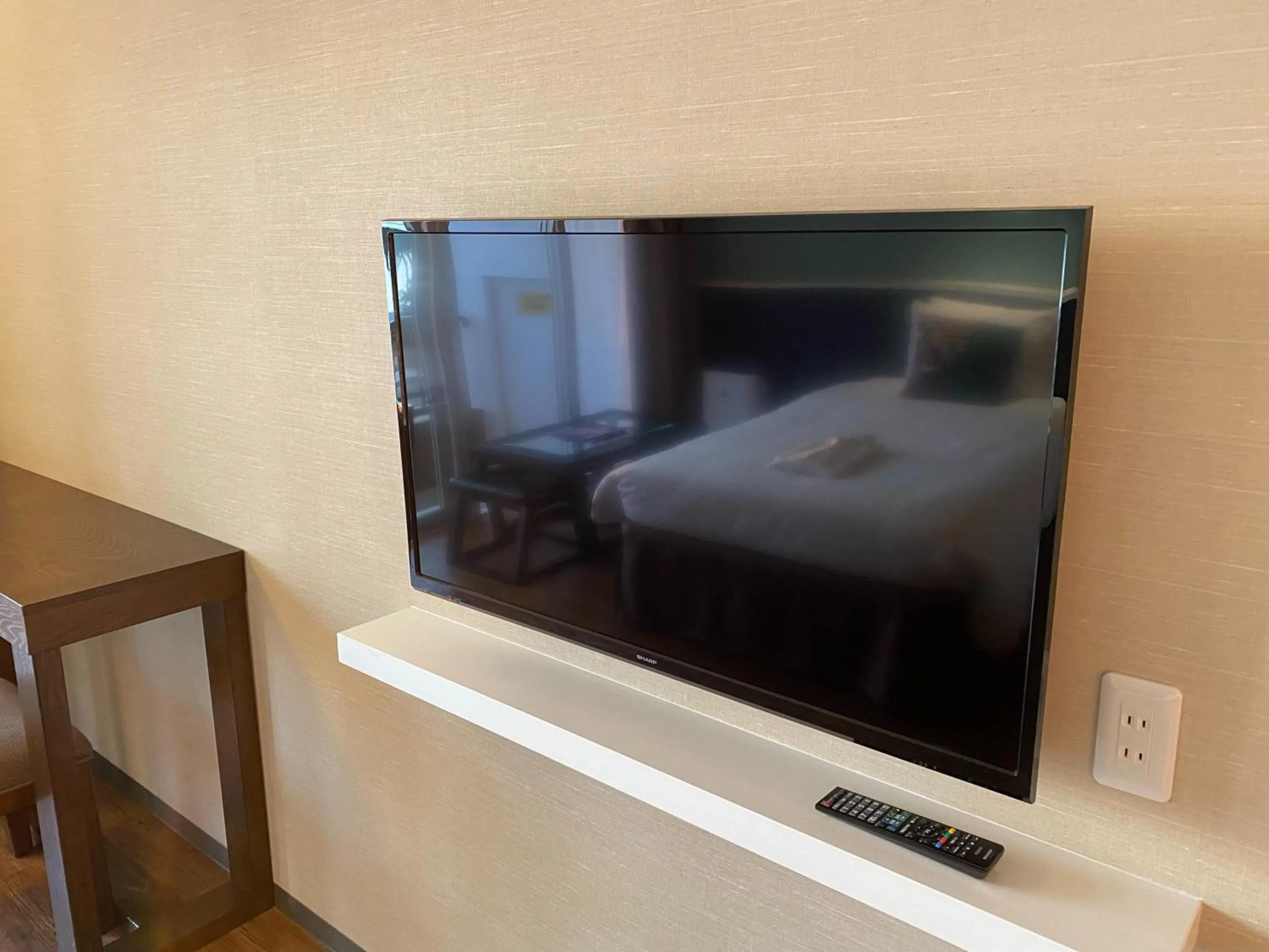 TV and multimedia in Sunset Beach Hotel