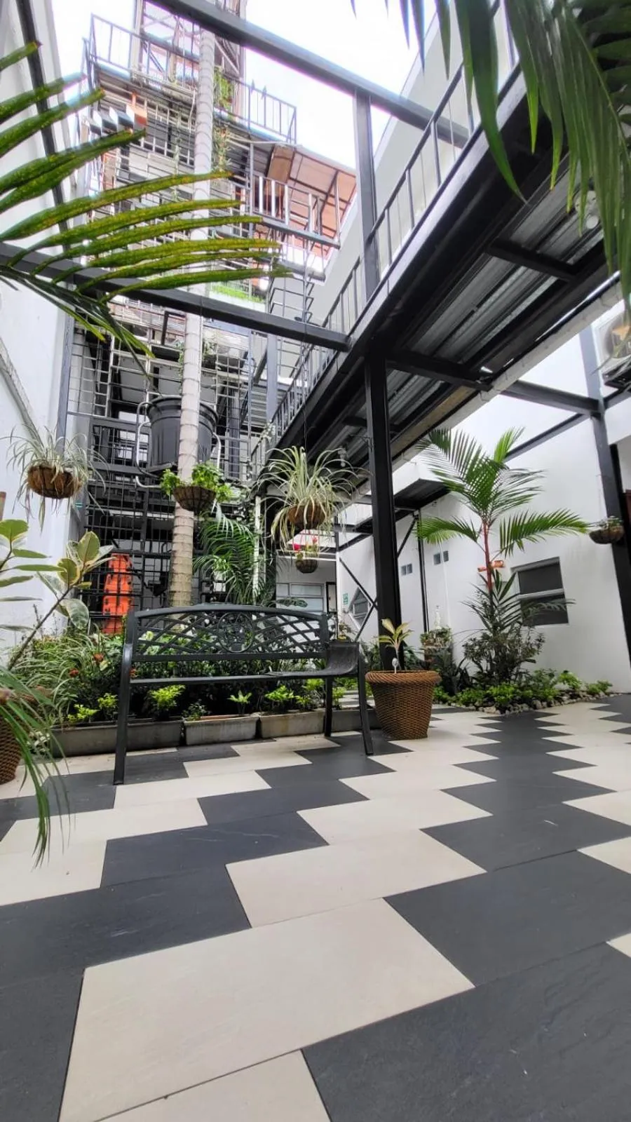 Garden in Hotel Torre del Viento cali