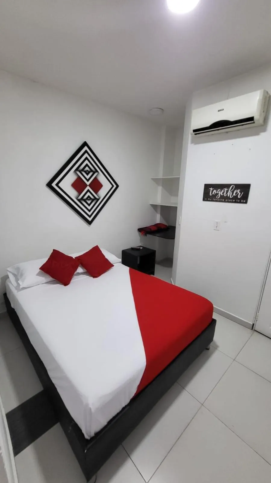 Bed in Hotel Torre del Viento cali