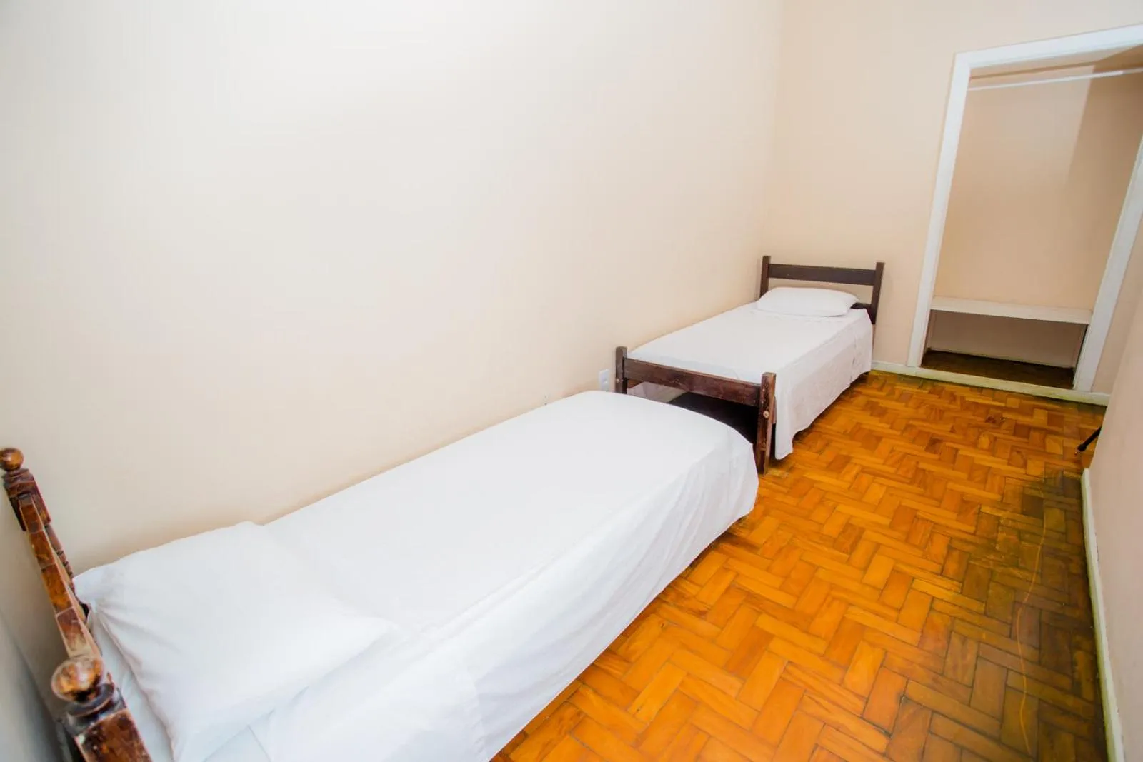 Bed in Hotel Pelicano