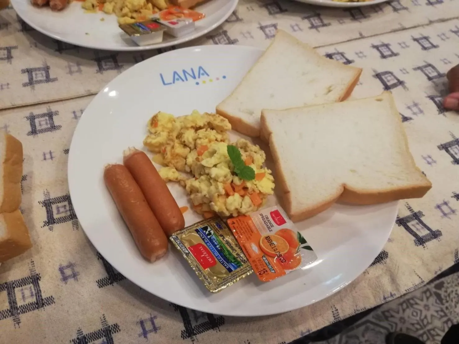 Food in Lana Beds & Space