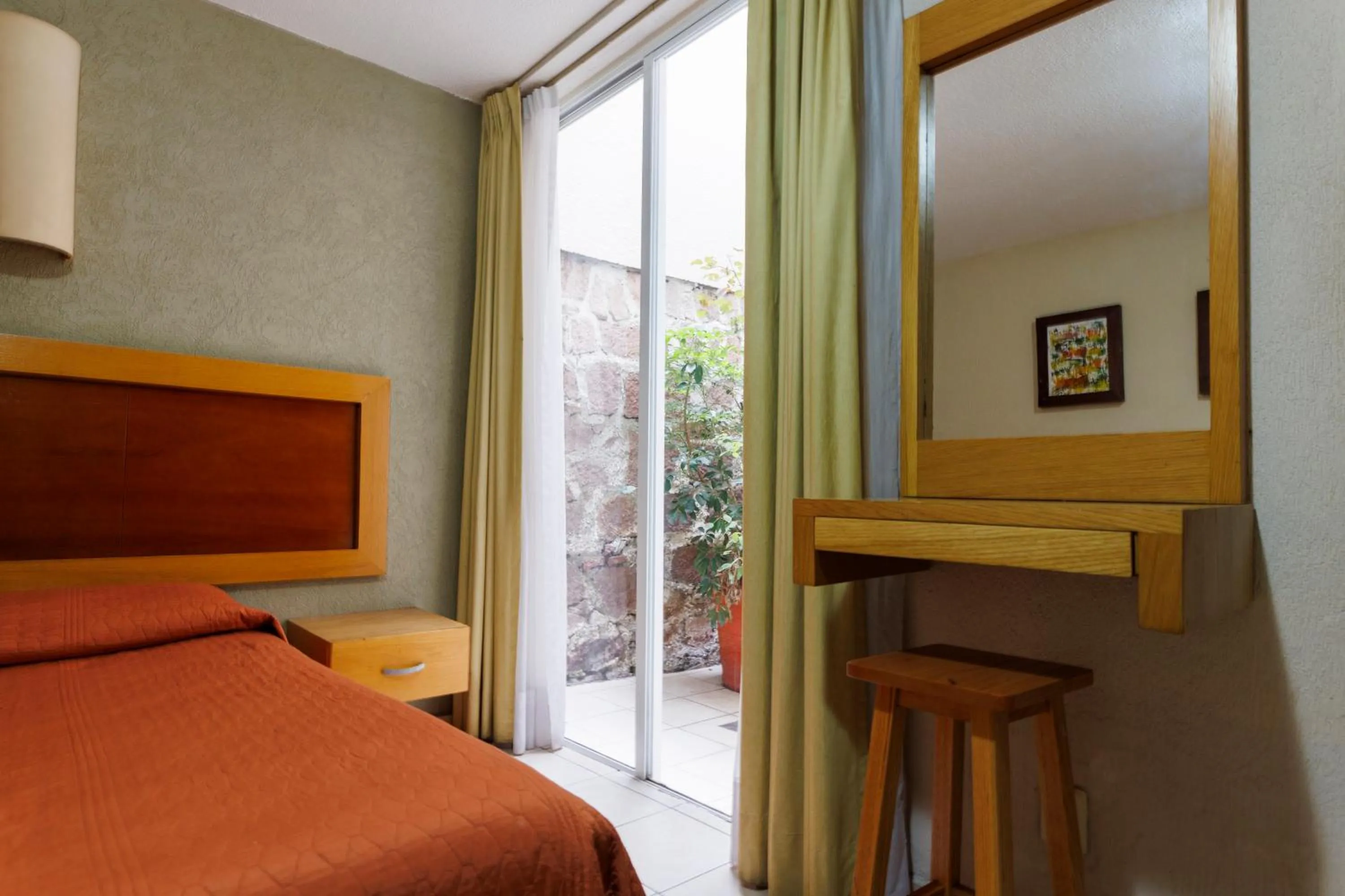 Bed in Hotel Qualitel Centro Histórico