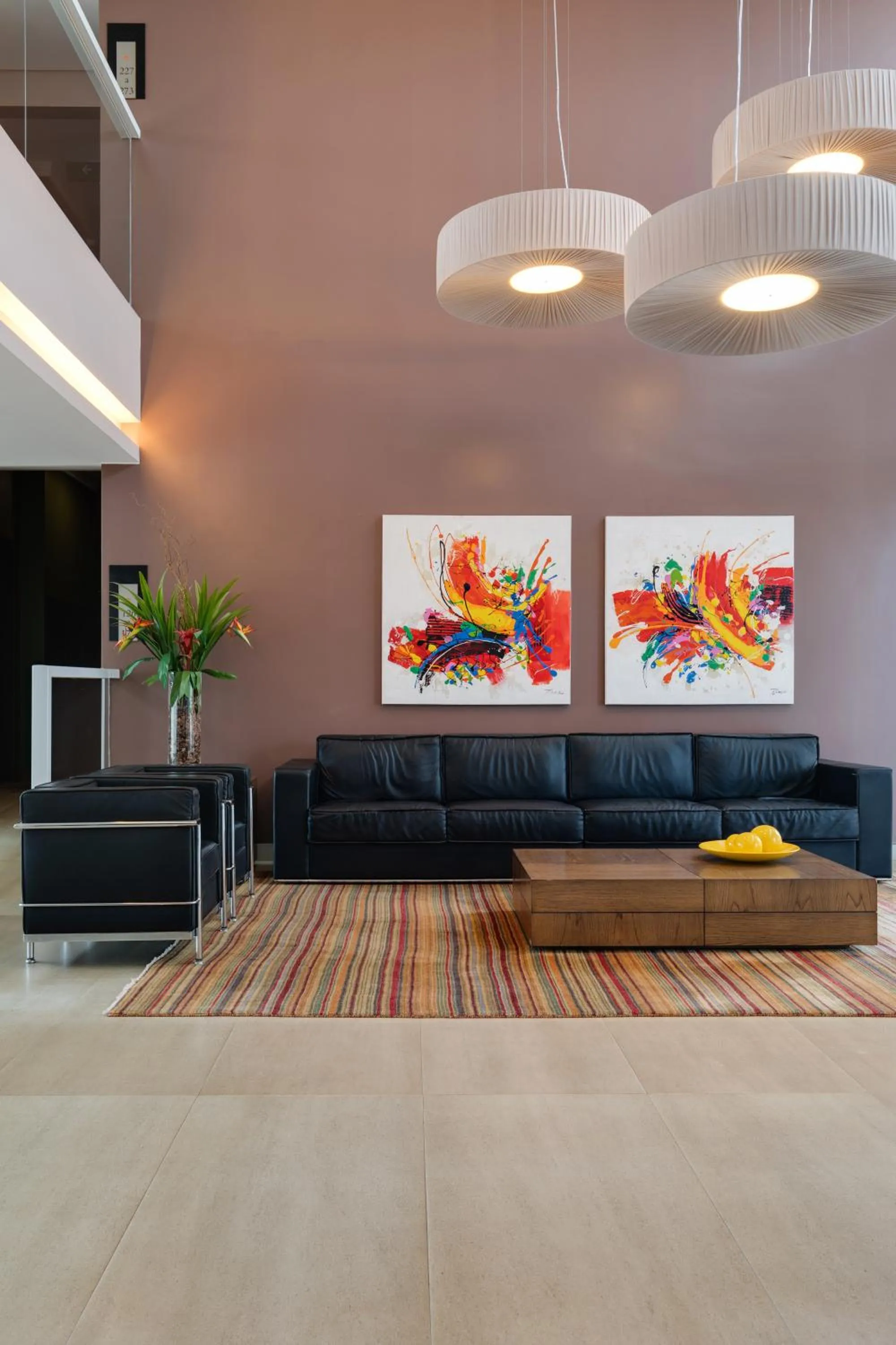 Living room in Denali Hotel