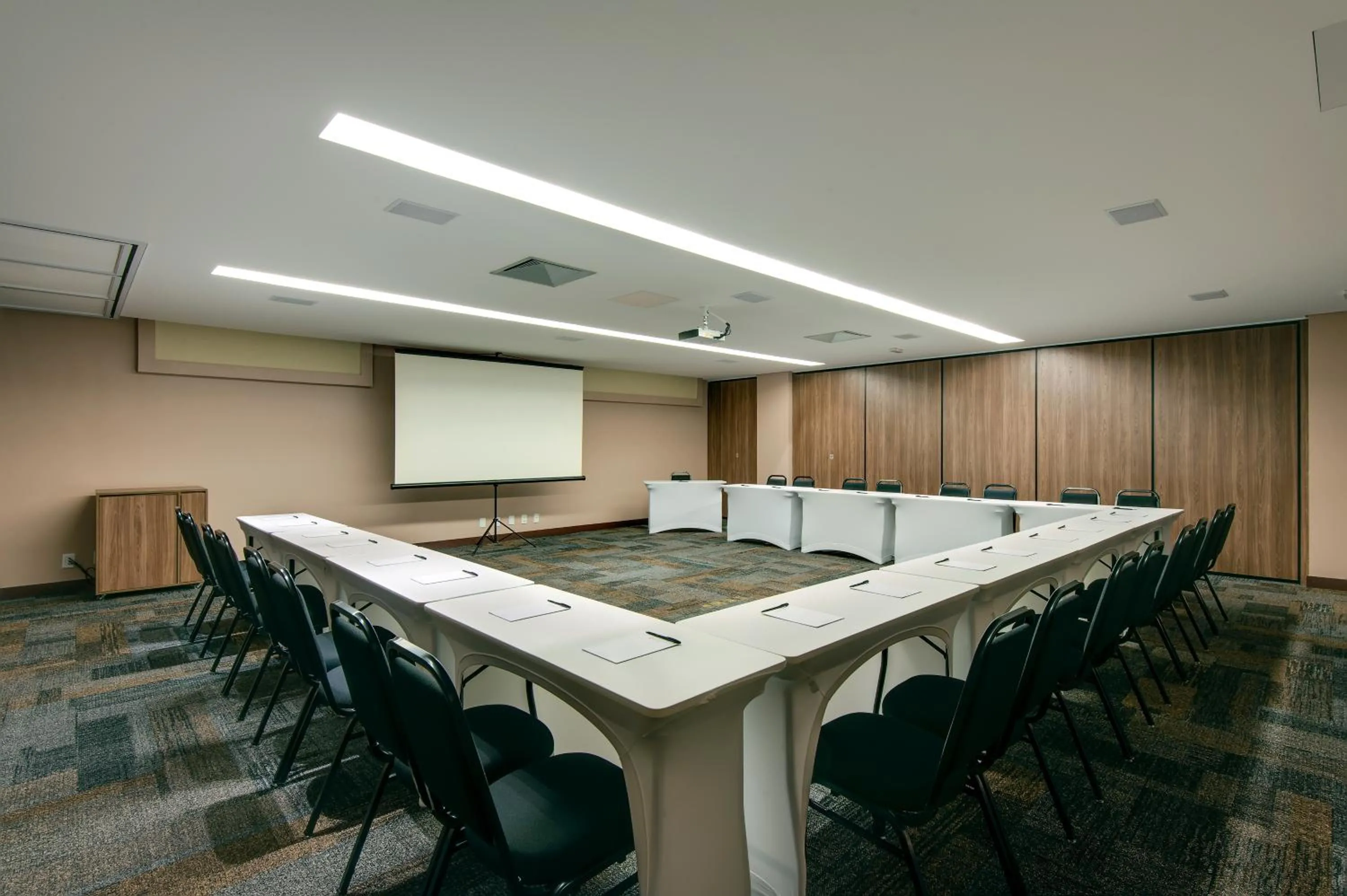 Business facilities in Denali Hotel