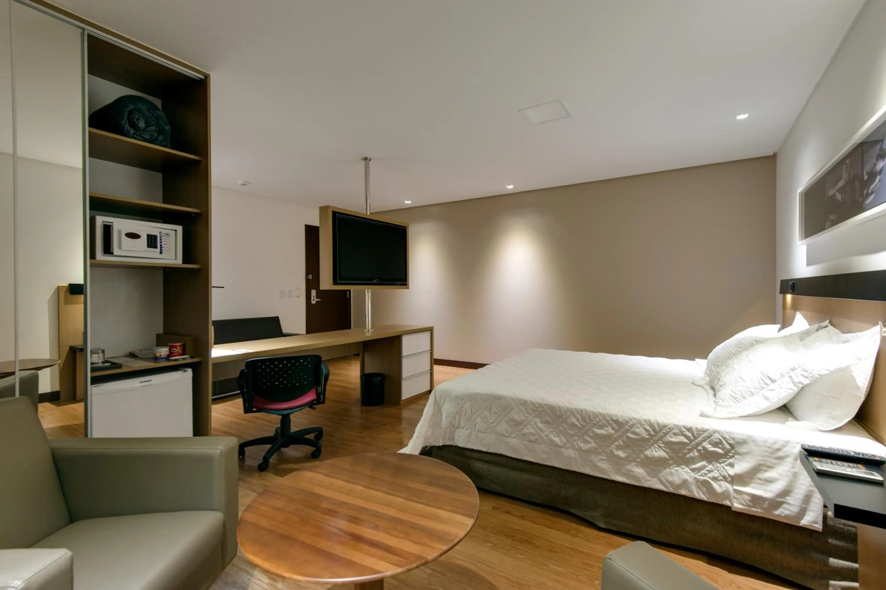 Decorative detail, Bed in Denali Hotel