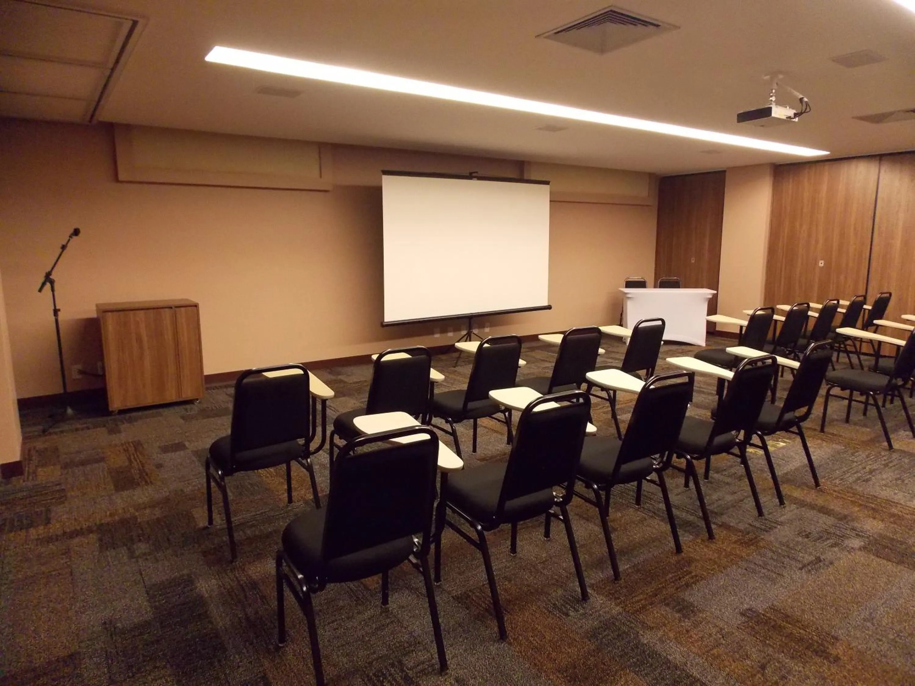 Business facilities in Denali Hotel