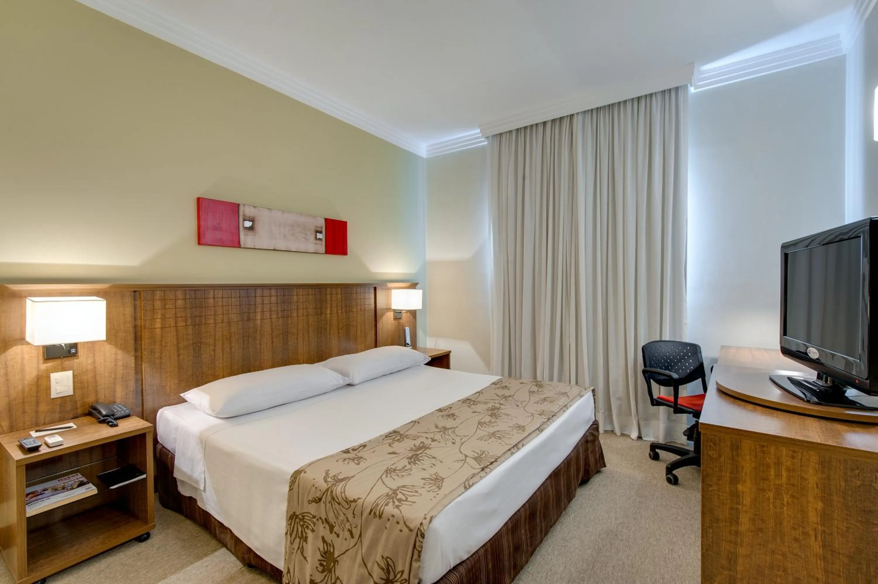 Photo of the whole room, Bed in Denali Hotel