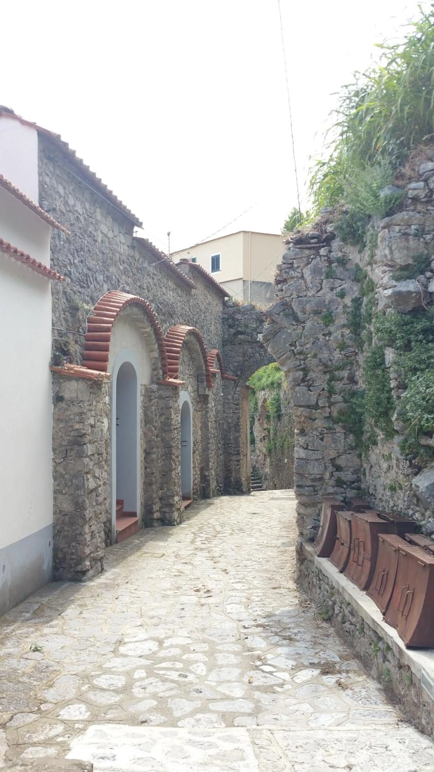 Property building in Villa Amì