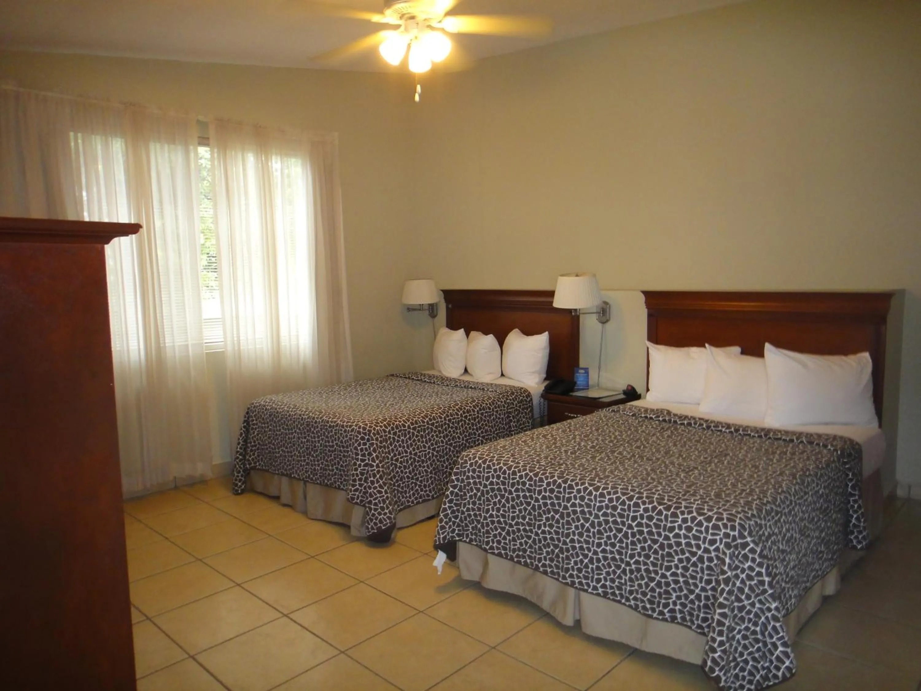 Bedroom, Bed in Hotel El Almendro