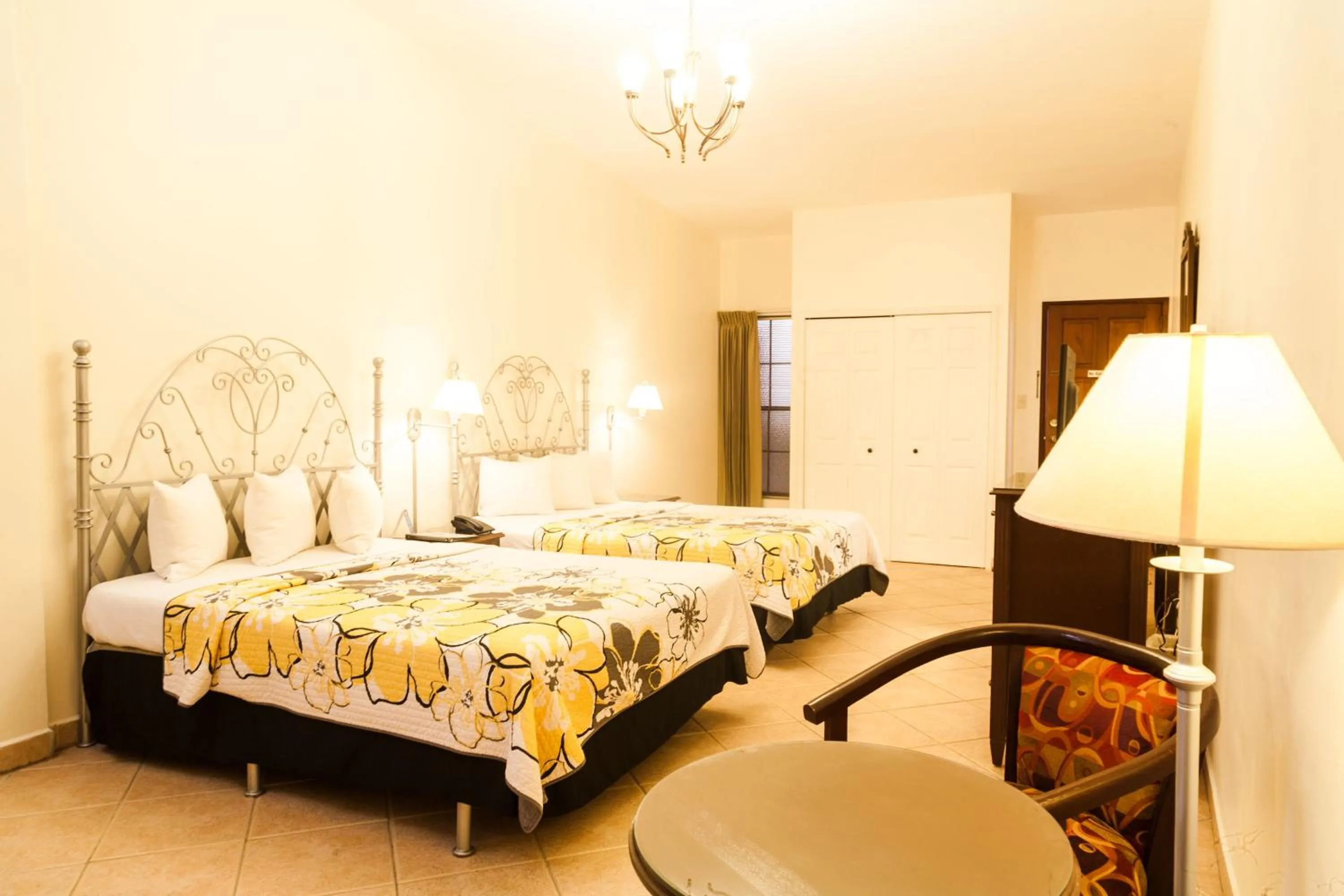 Bedroom, Bed in Hotel El Almendro