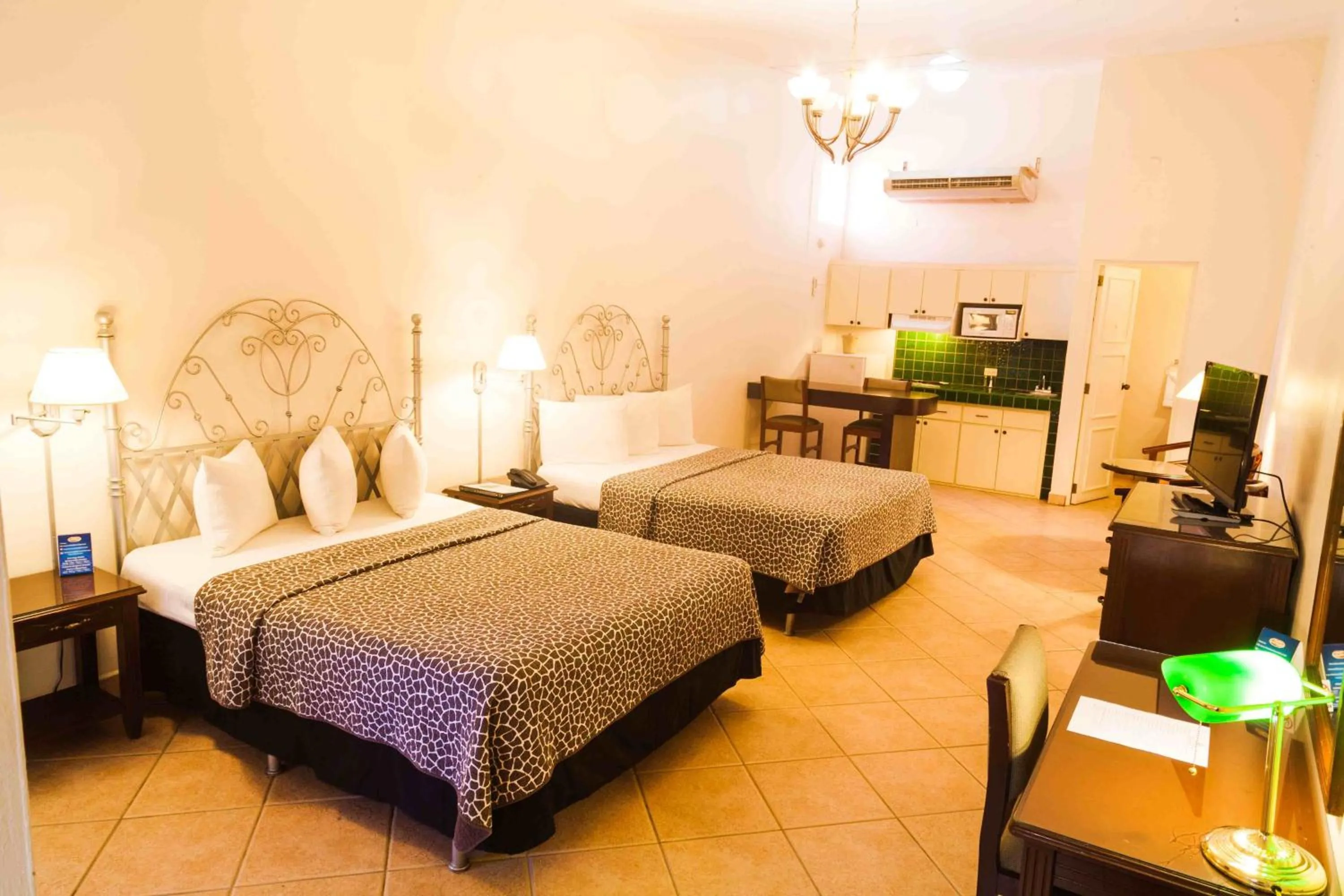 Bed in Hotel El Almendro