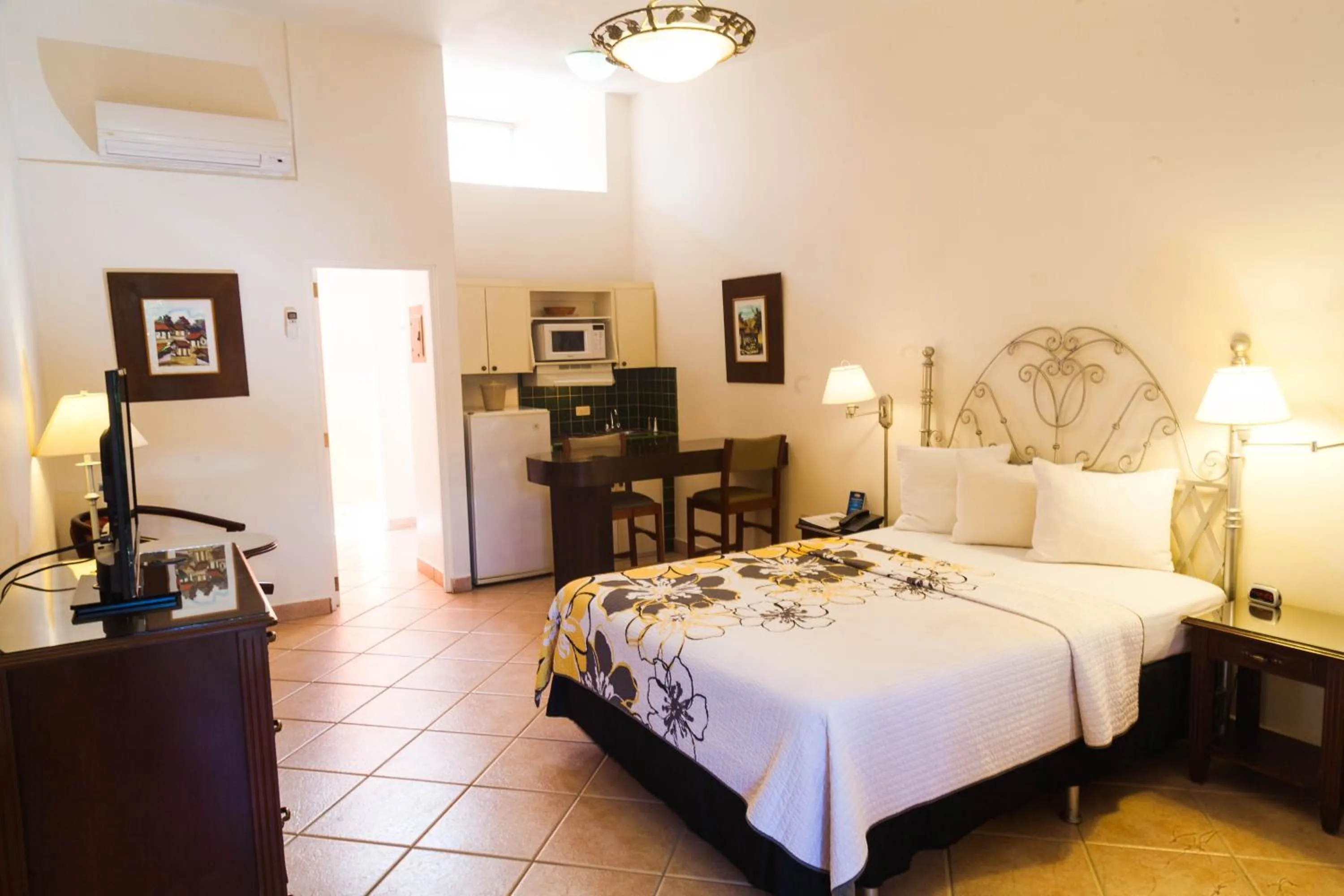 Bed in Hotel El Almendro