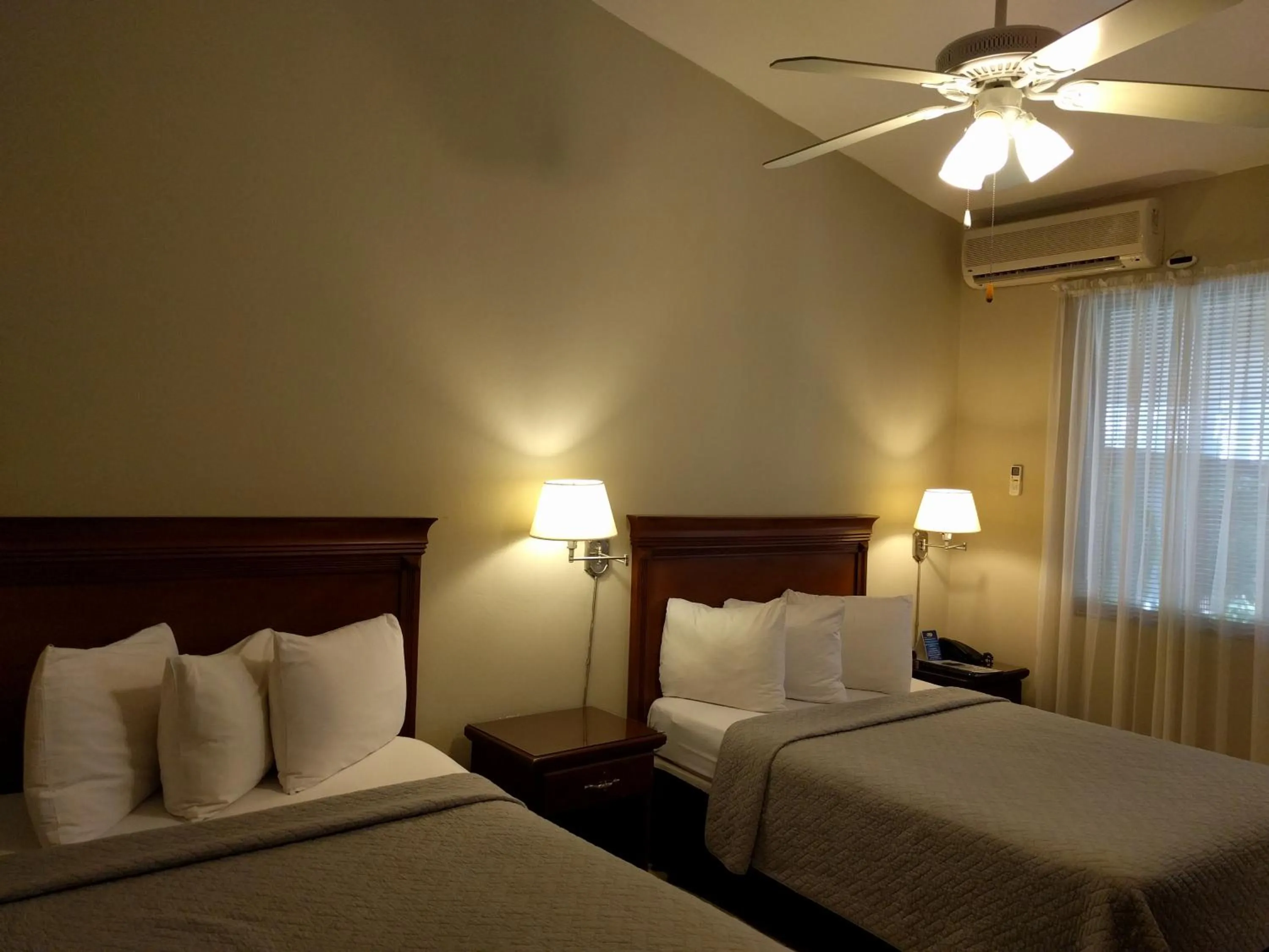 Bed in Hotel El Almendro