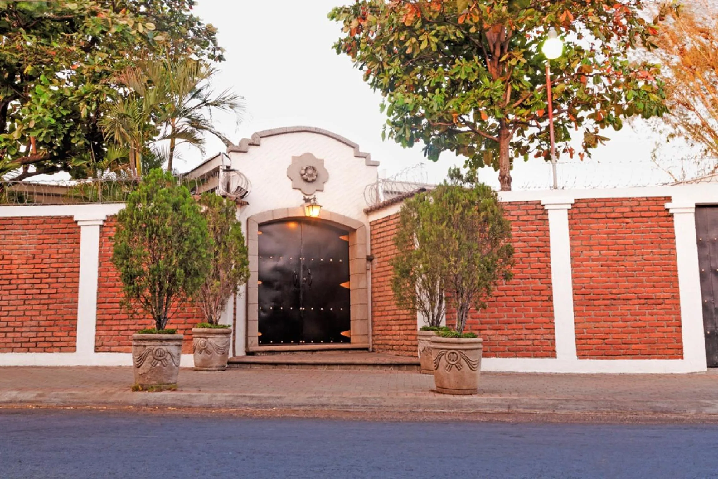 Facade/entrance in Hotel El Almendro