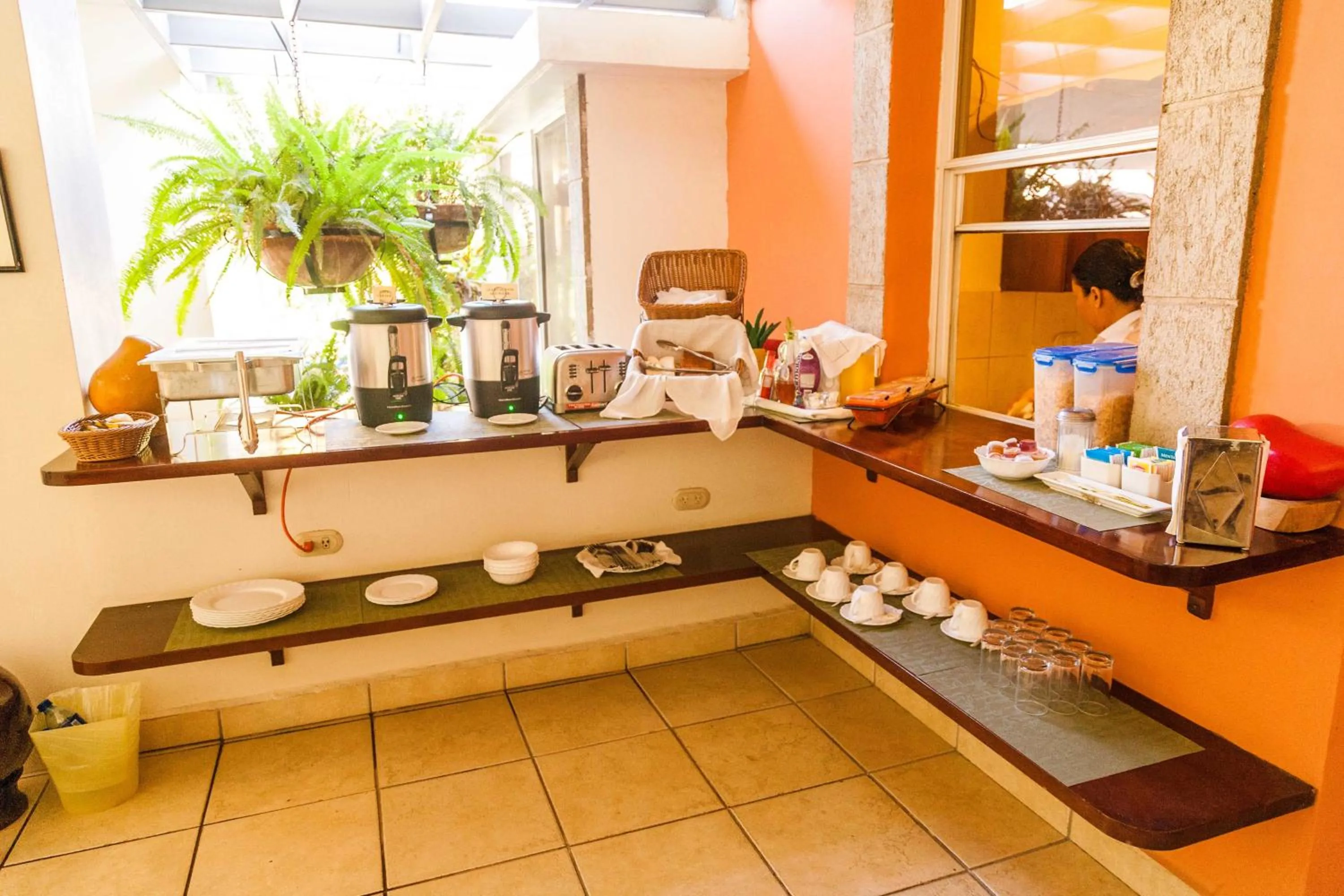 Restaurant/places to eat in Hotel El Almendro