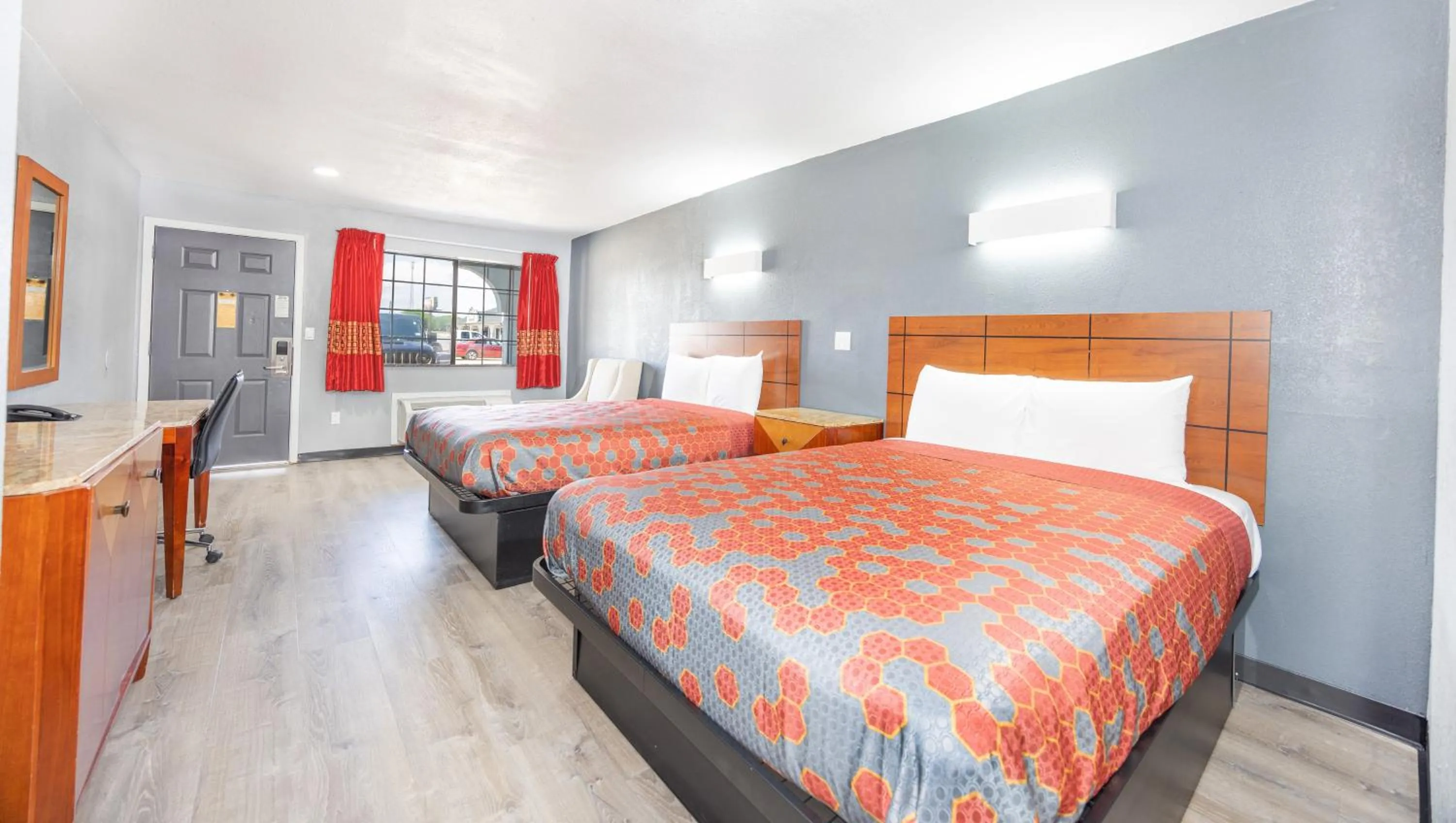 Bedroom, Bed in Executive Inn Hondo