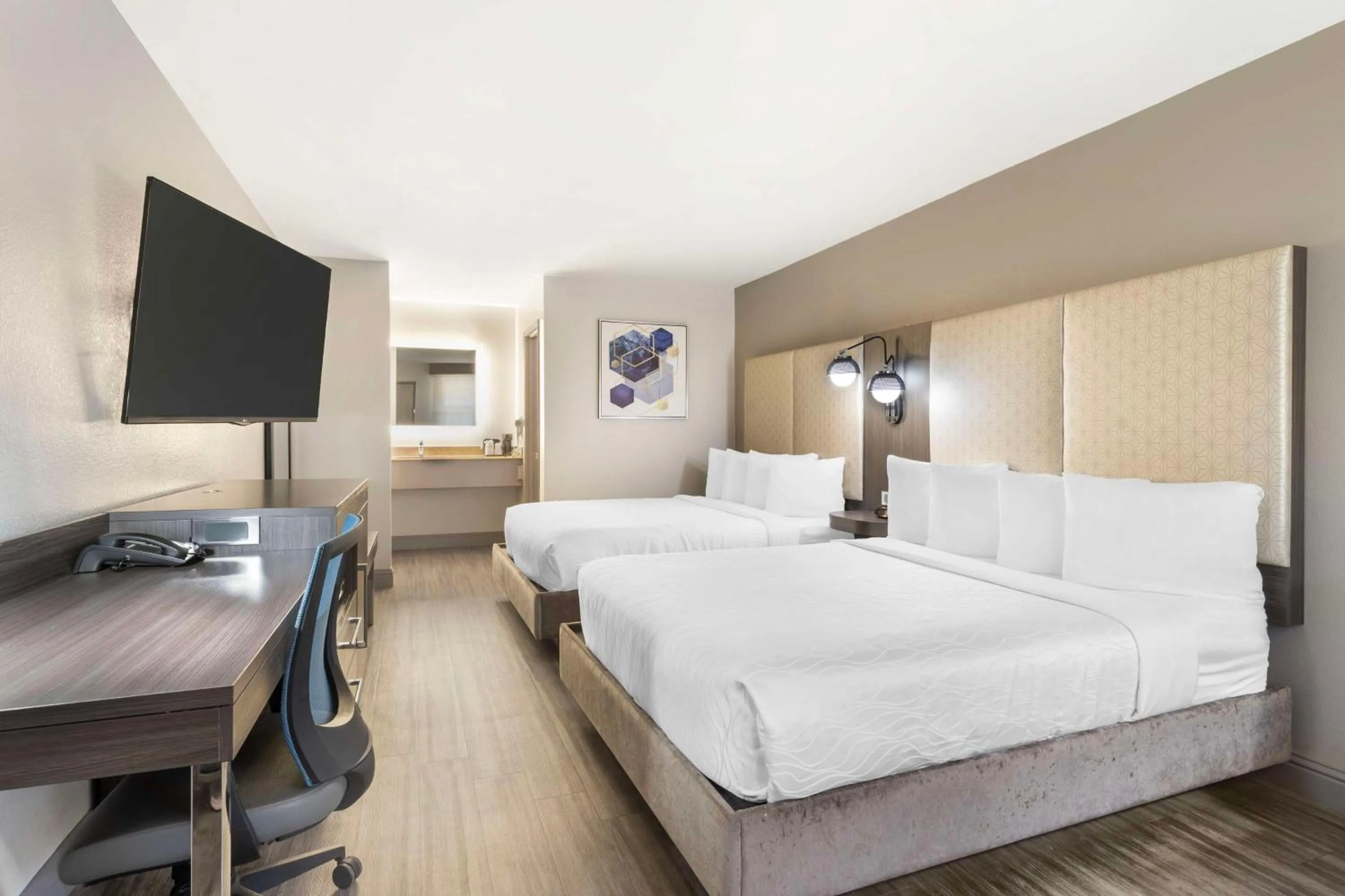 Bedroom in Best Western Marina State Beach