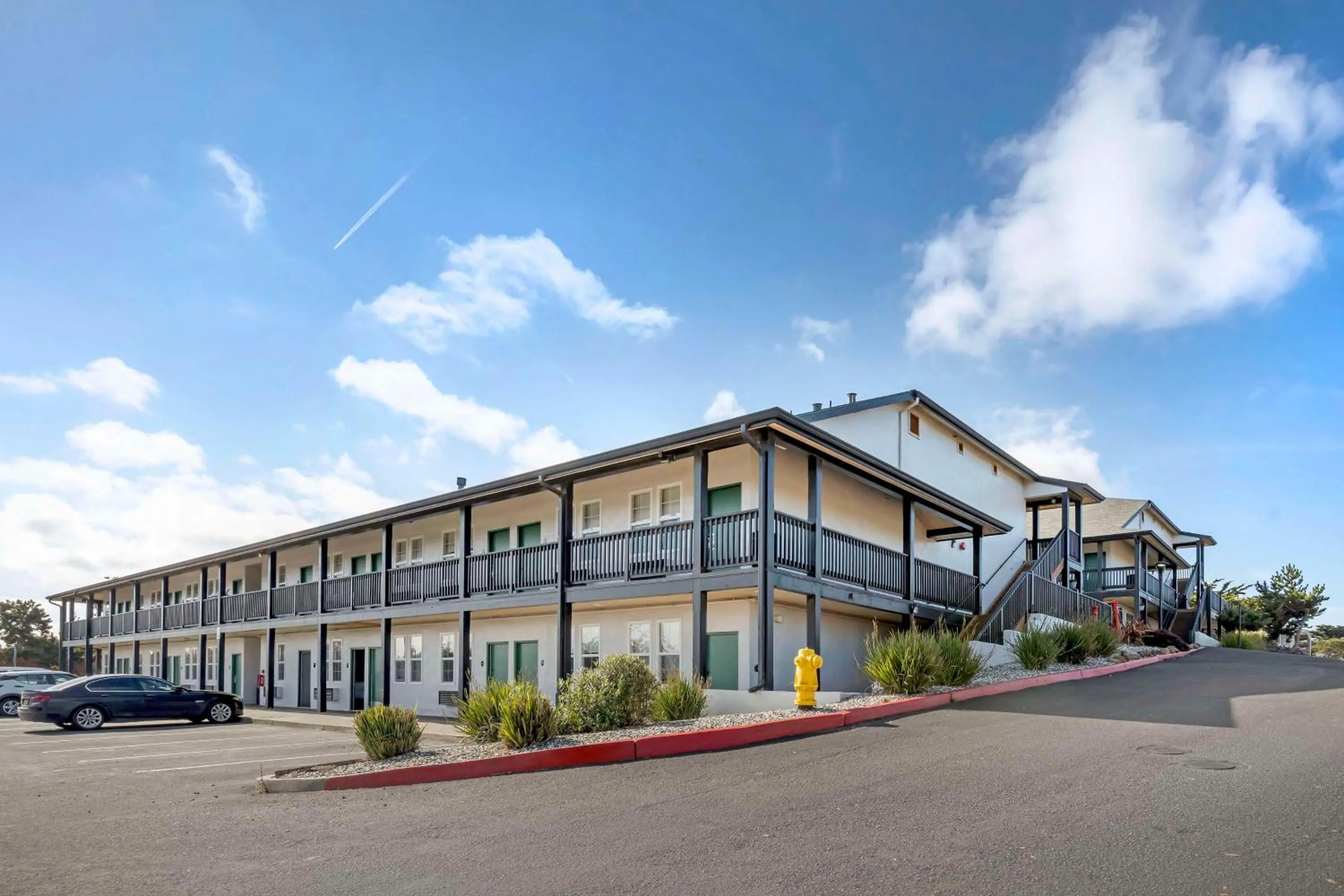 Property building in Best Western Marina State Beach