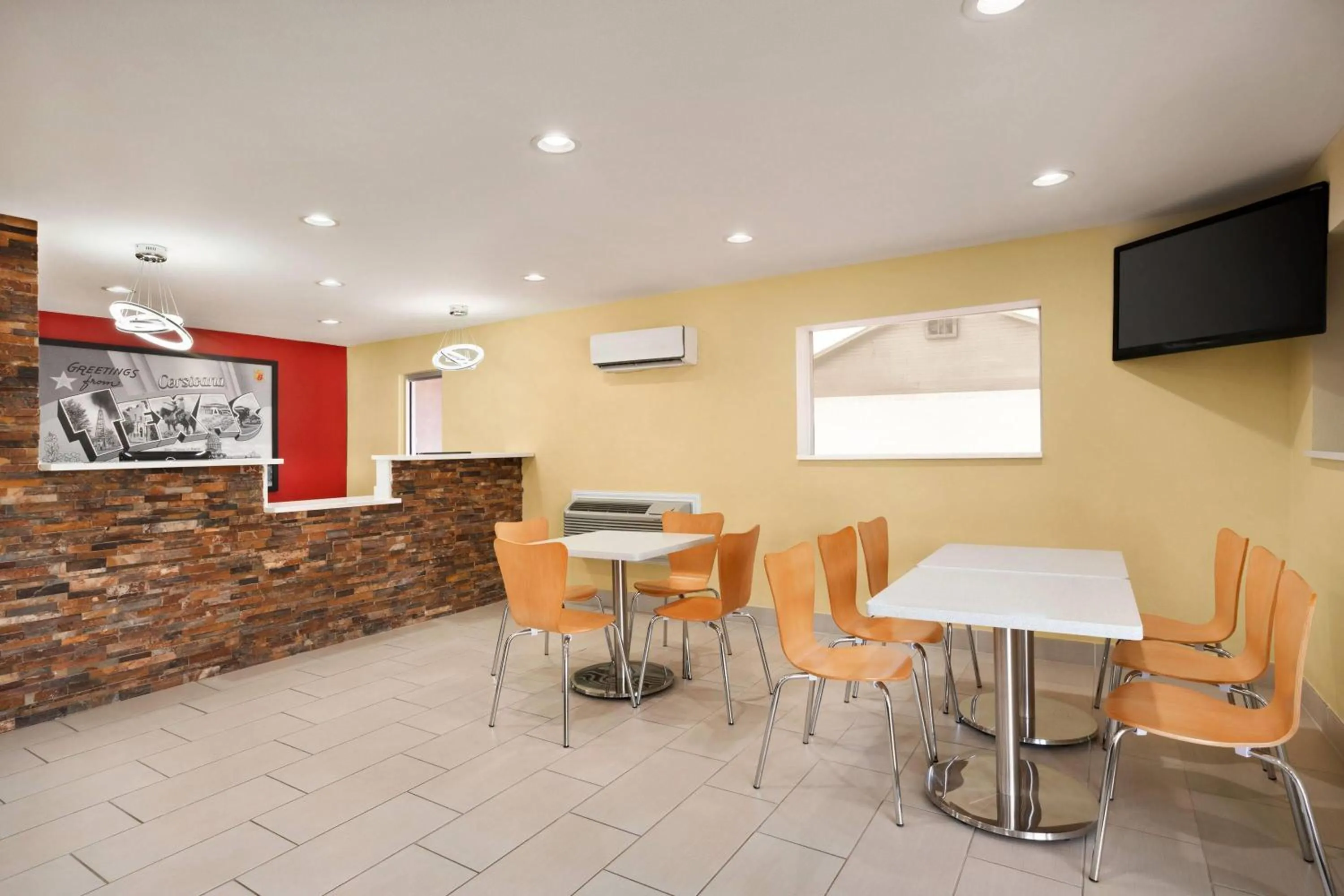 Lobby or reception in Super 8 by Wyndham Corsicana