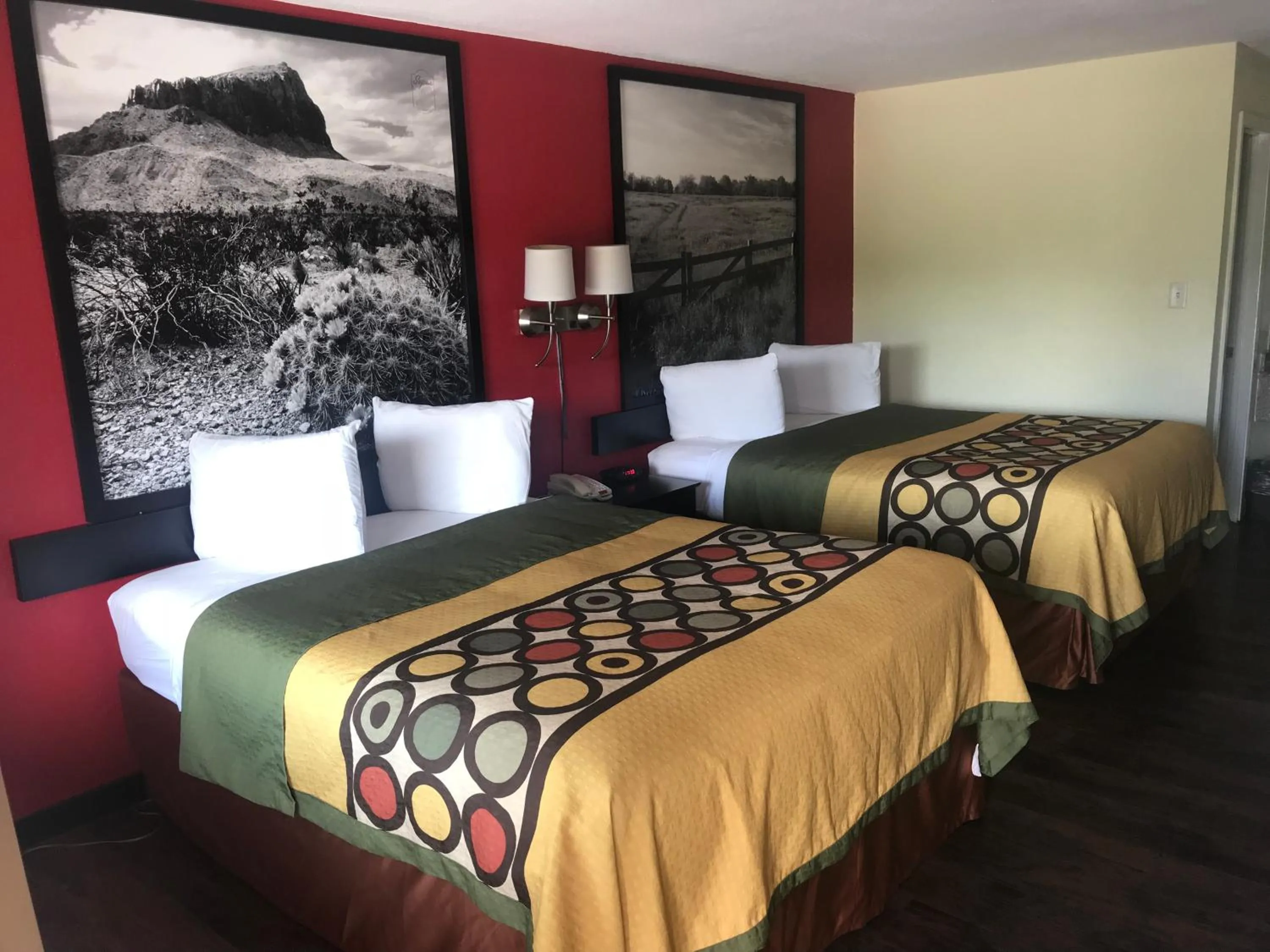 Bedroom, Bed in Super 8 by Wyndham Corsicana