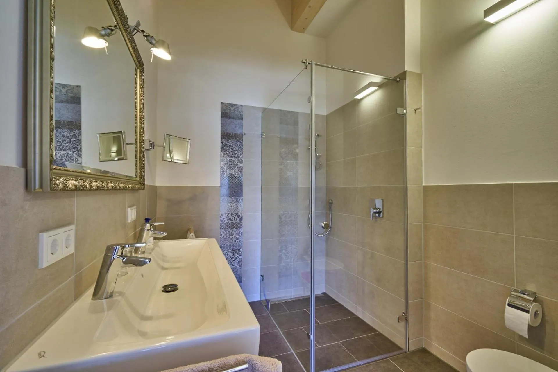 Shower in Alb Appartements