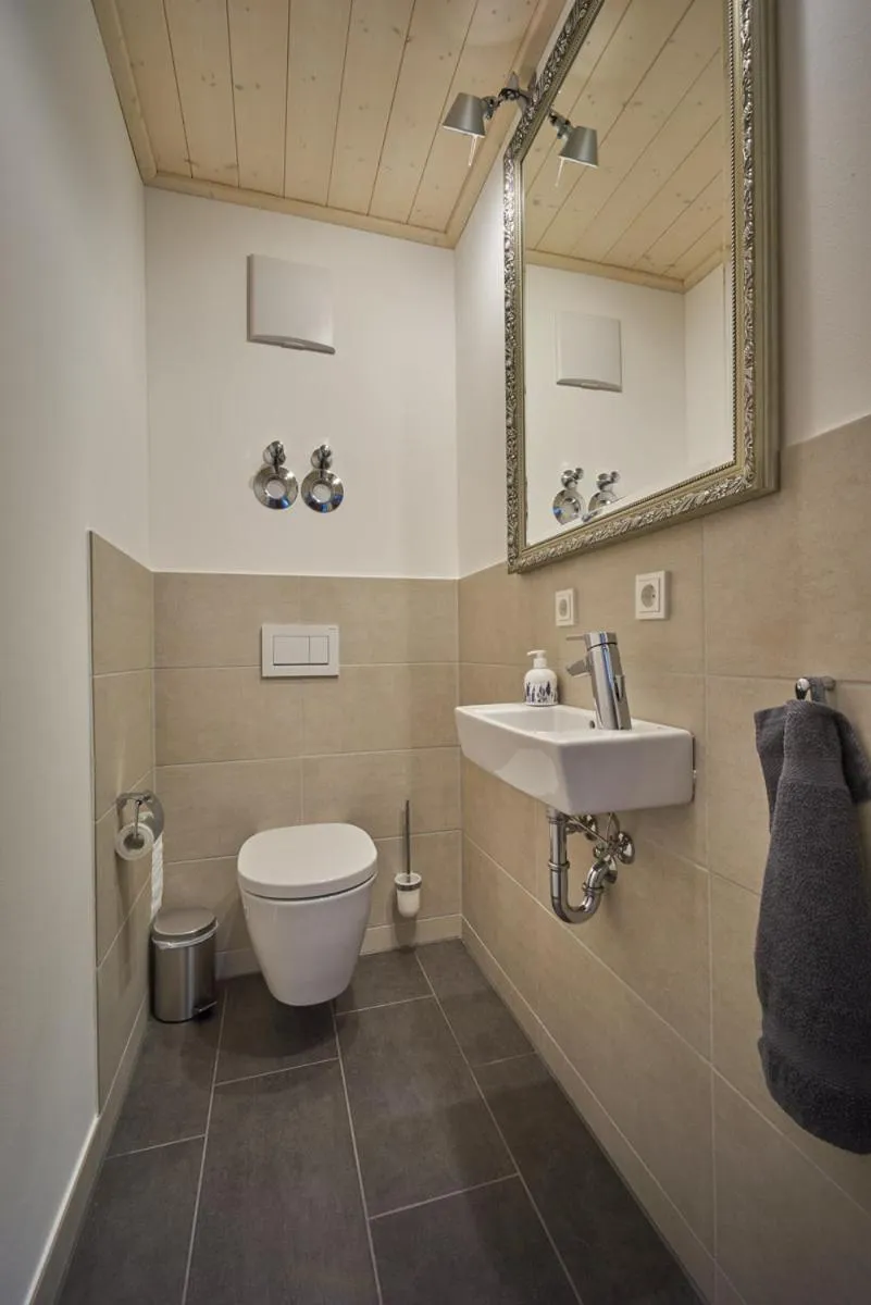 Toilet in Alb Appartements