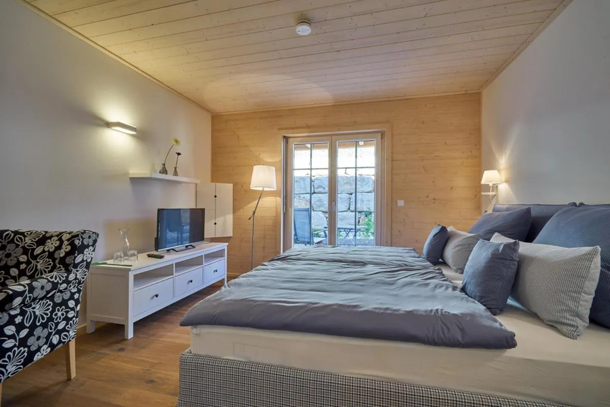 Photo of the whole room, Bed in Alb Appartements