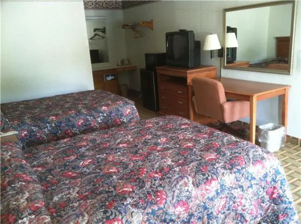 Bed in Quality Inn Elberton