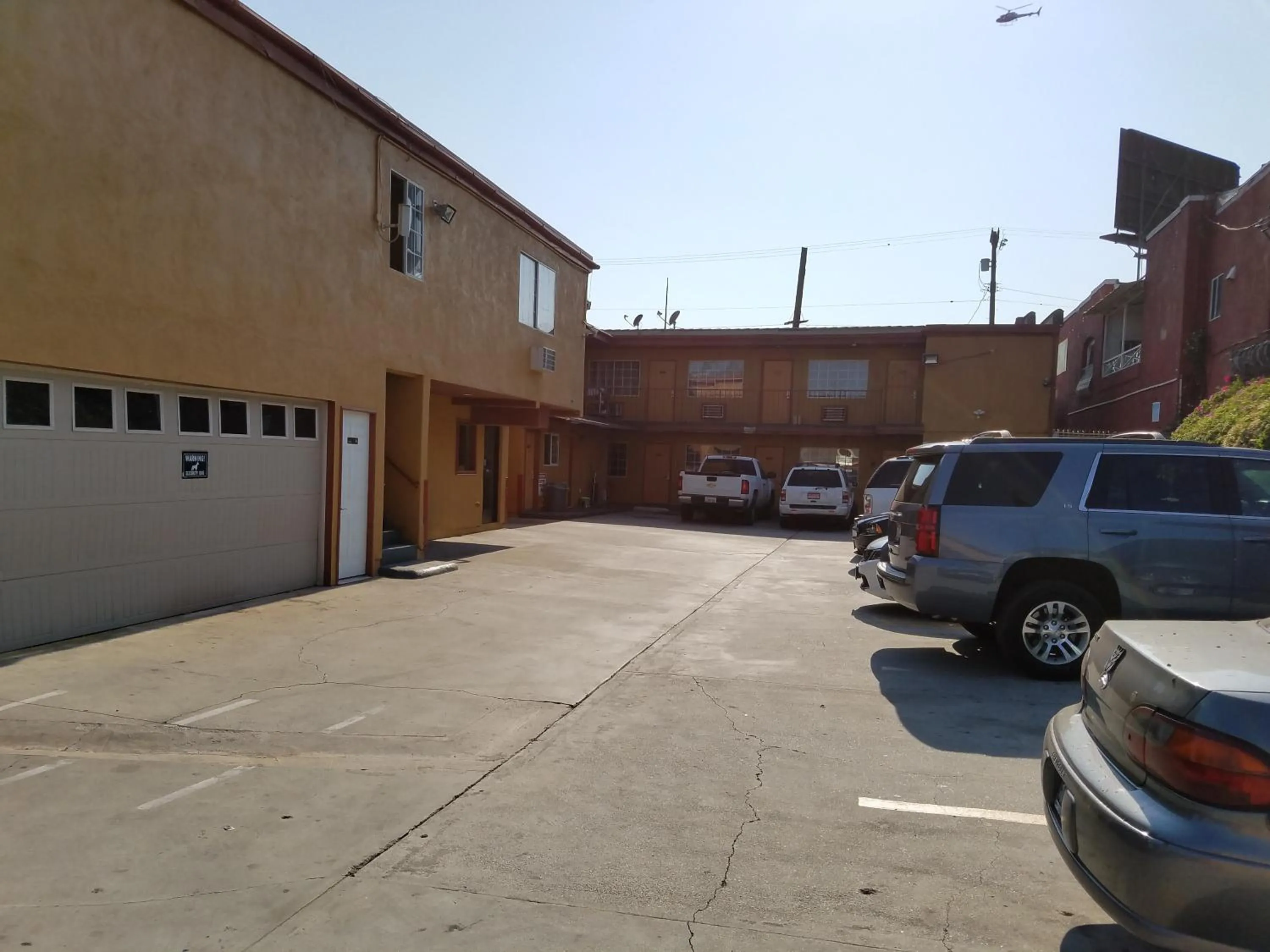 Property building in Central Inn Motel