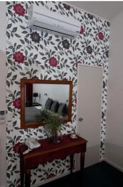 Decorative detail in Broadway Motel & Miro Court Villas