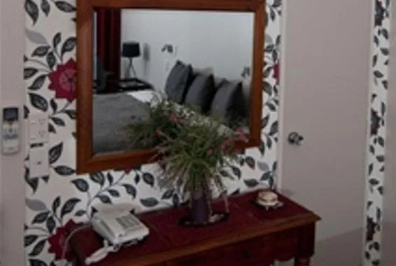 Decorative detail in Broadway Motel & Miro Court Villas