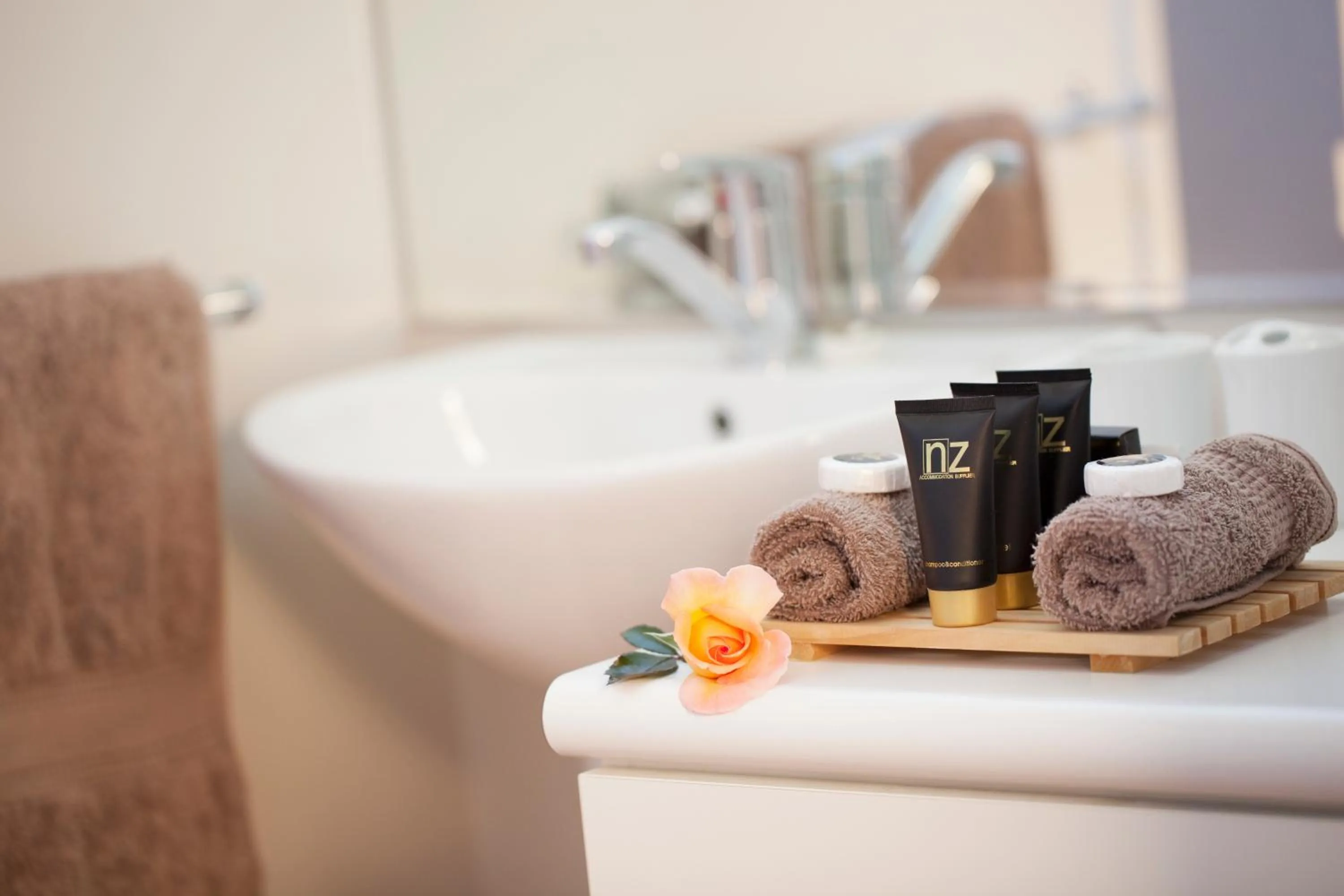 Bathroom in Broadway Motel & Miro Court Villas