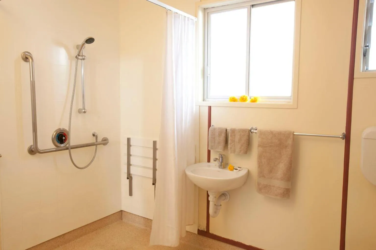 Day in Broadway Motel & Miro Court Villas