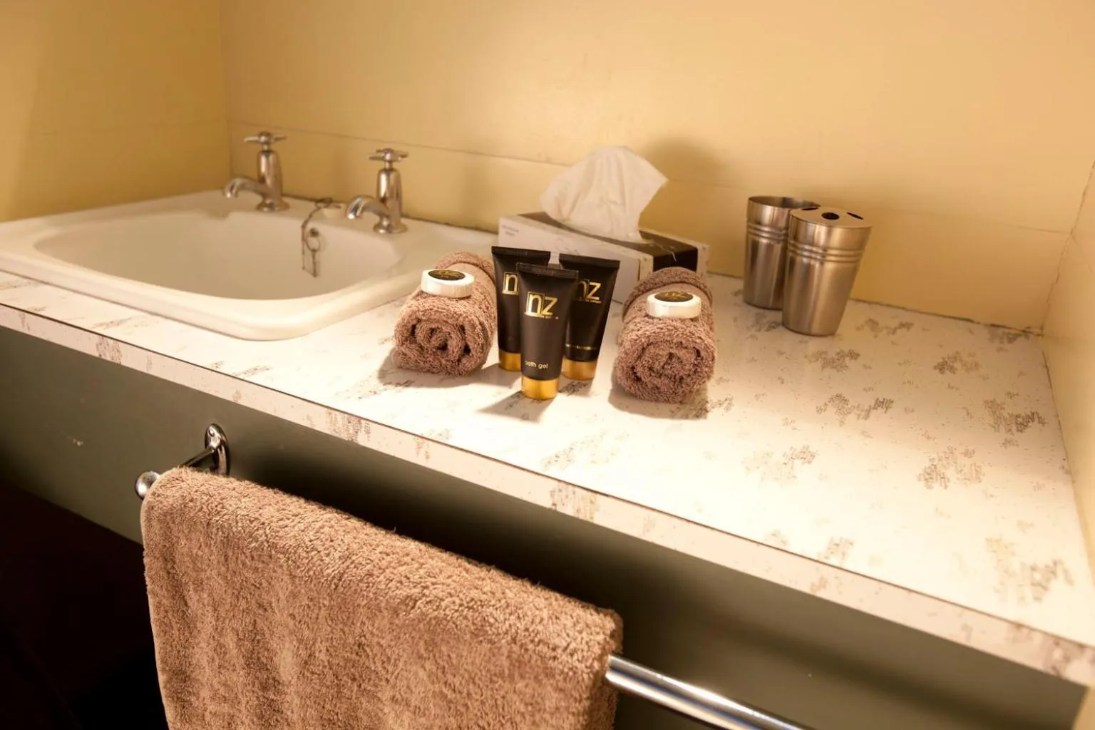 Bathroom in Broadway Motel & Miro Court Villas