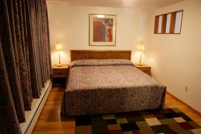 Bed in Mel Haven Motel