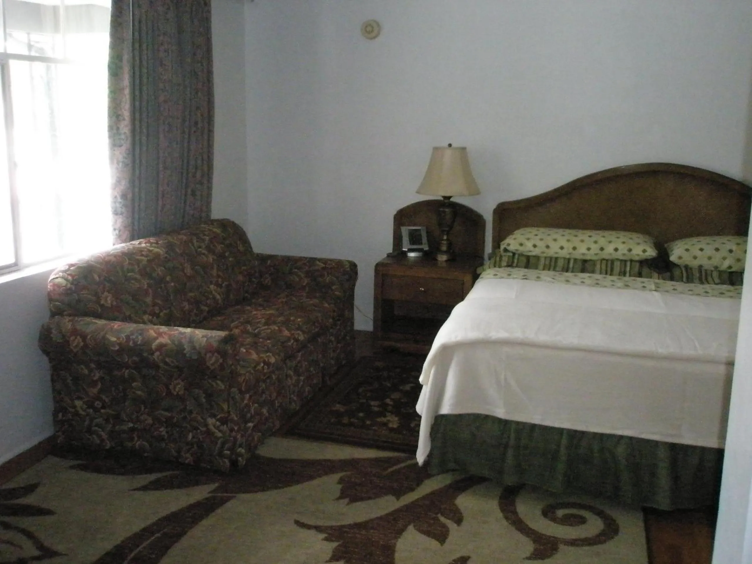 Day in Mel Haven Motel