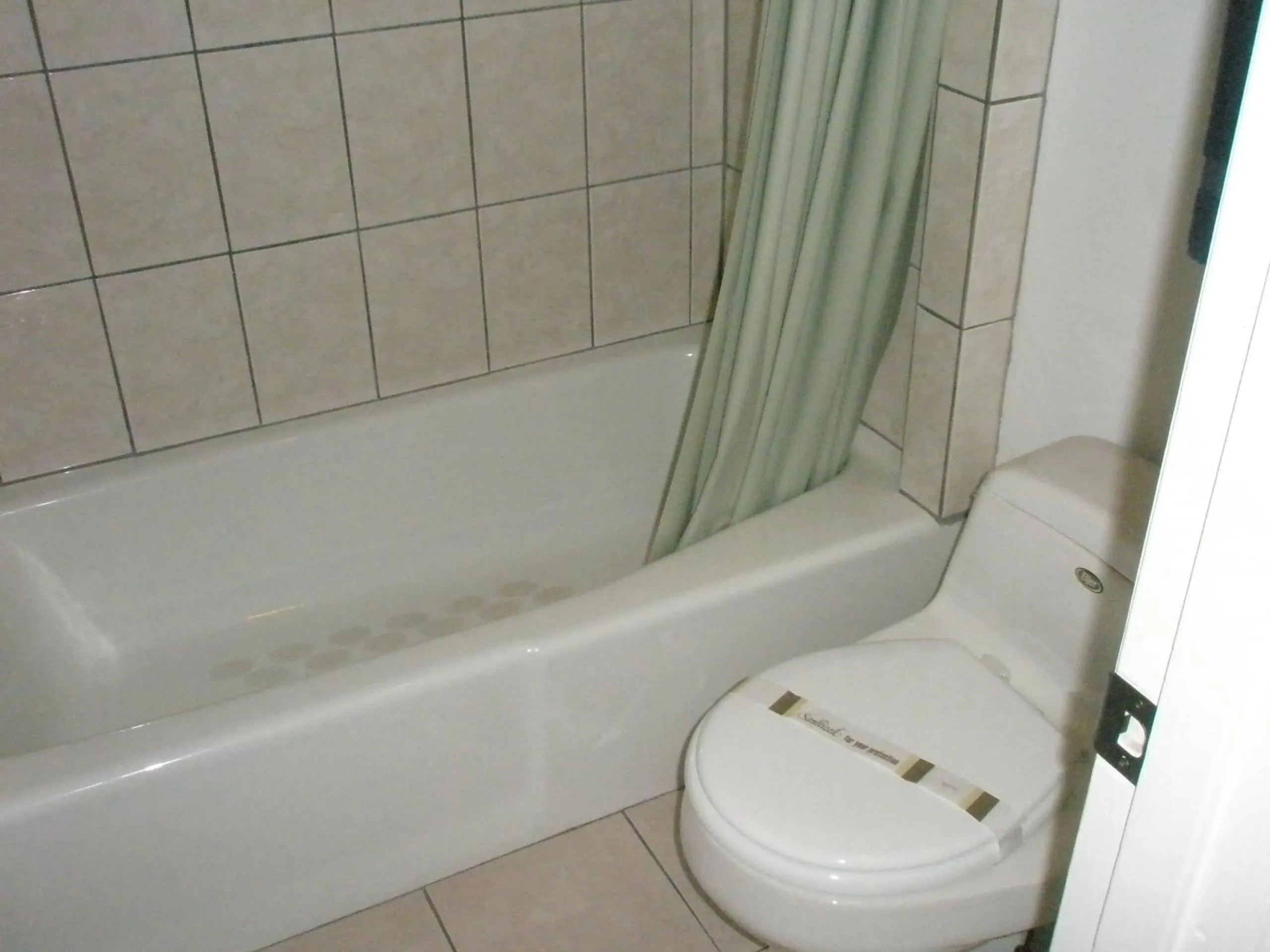 Bathroom in Mel Haven Motel