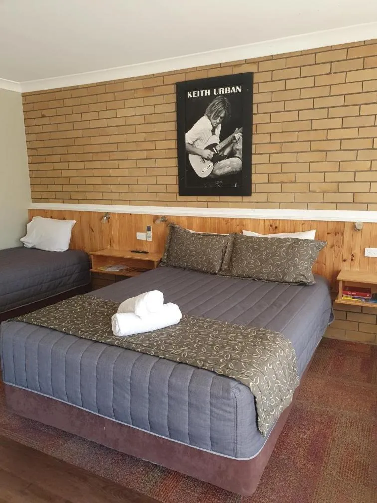 Bed in Winchester Motel