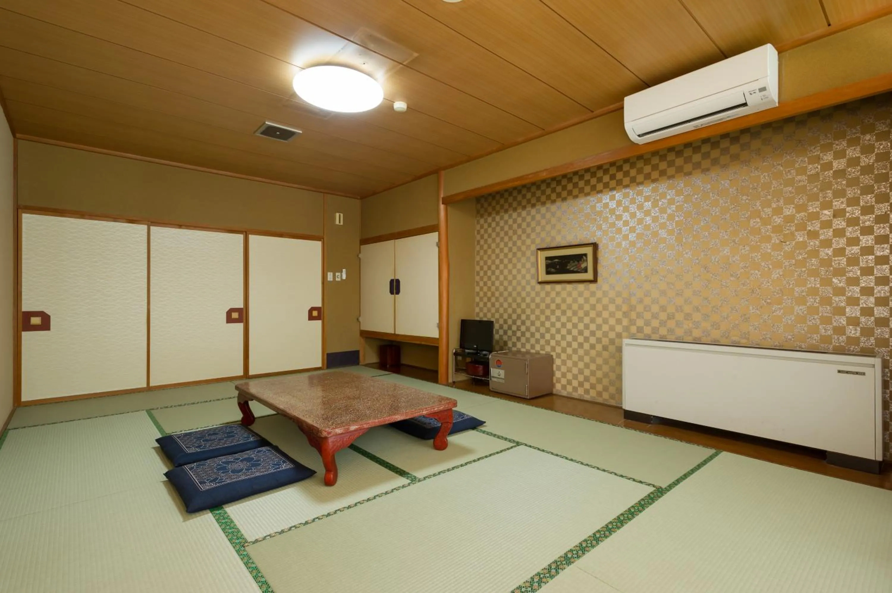 Photo of the whole room in kinugawaonsen Fukumatsu