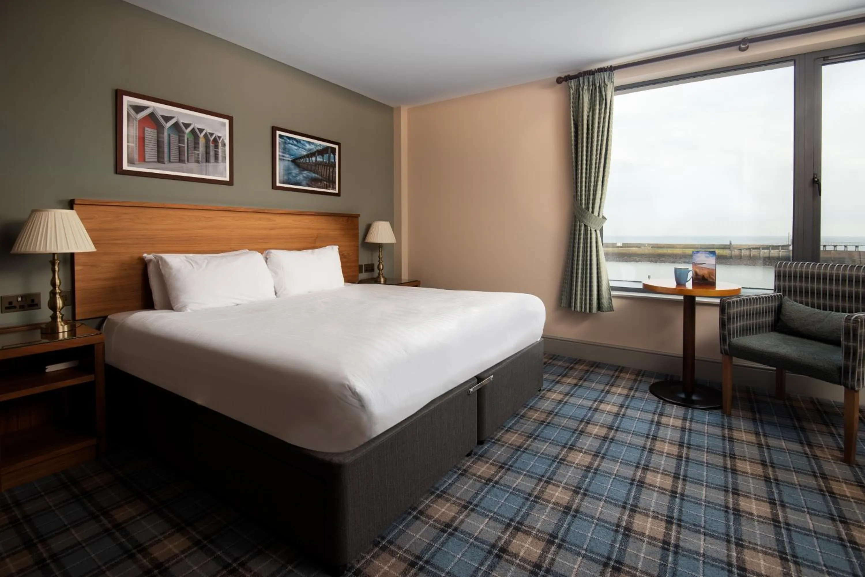 Bed in The Commissioners Quay Inn - The Inn Collection Group