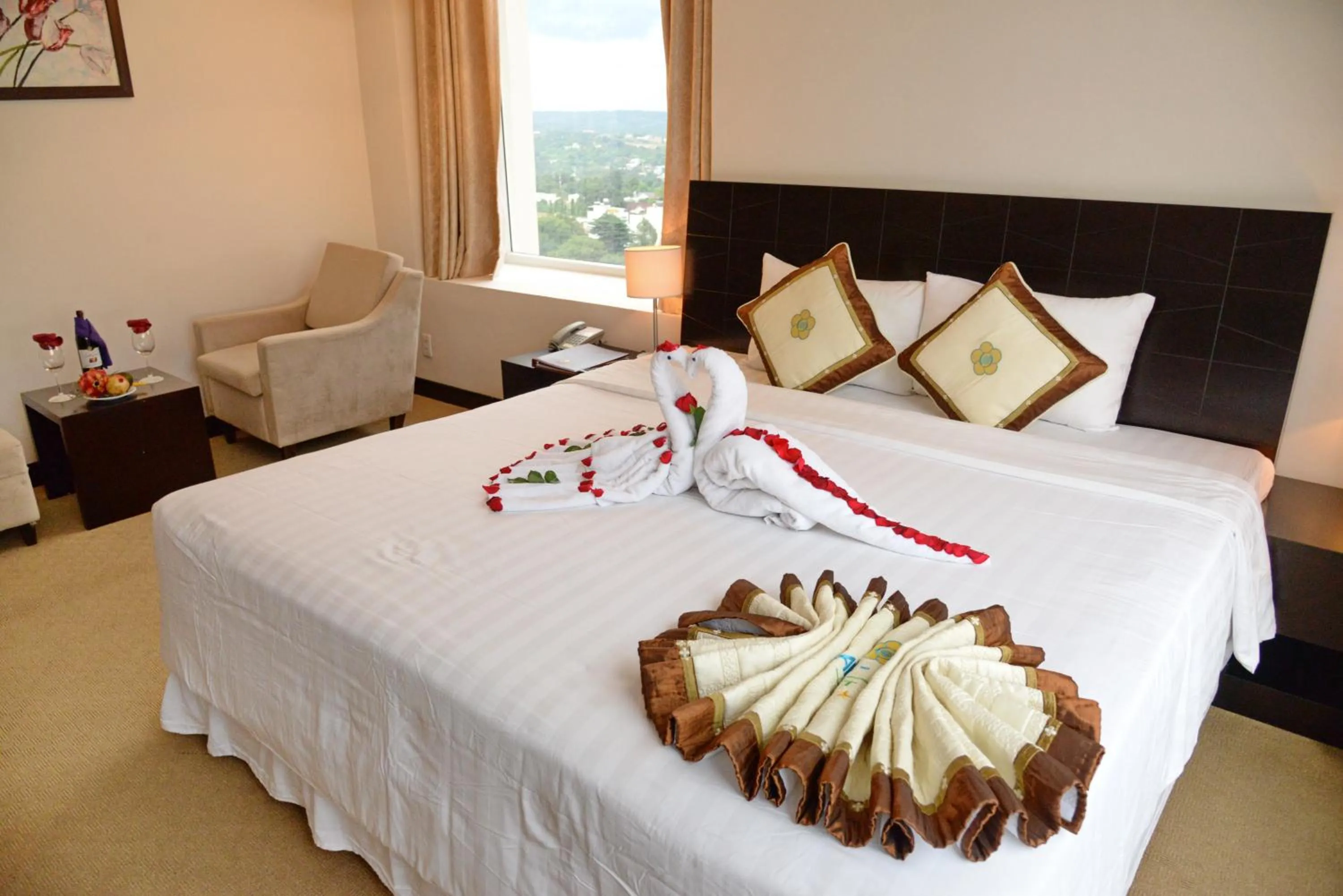 Photo of the whole room, Bed in Sai Gon Ban Me Hotel