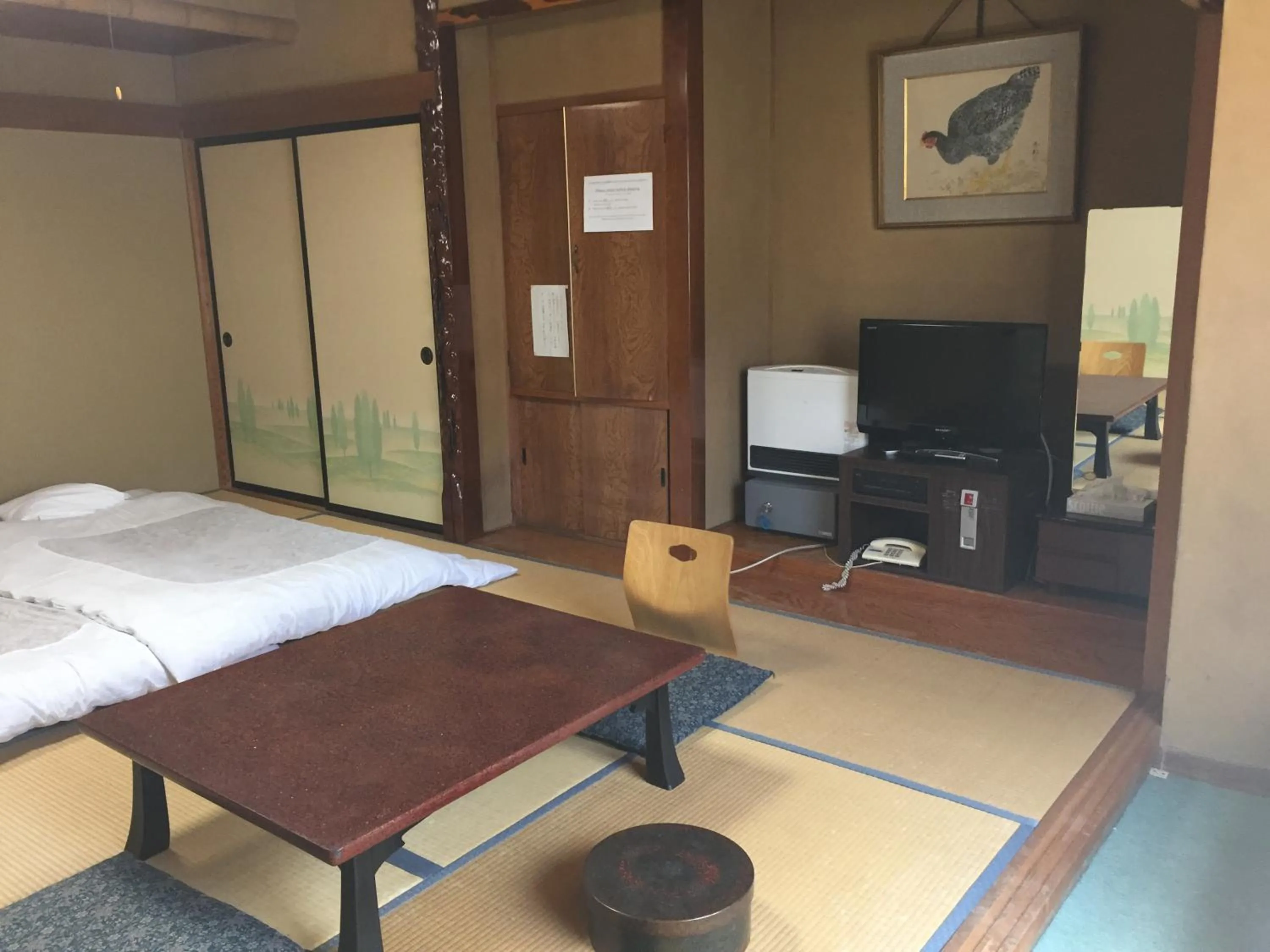 Photo of the whole room, Bed in Daymaruya Ryokan
