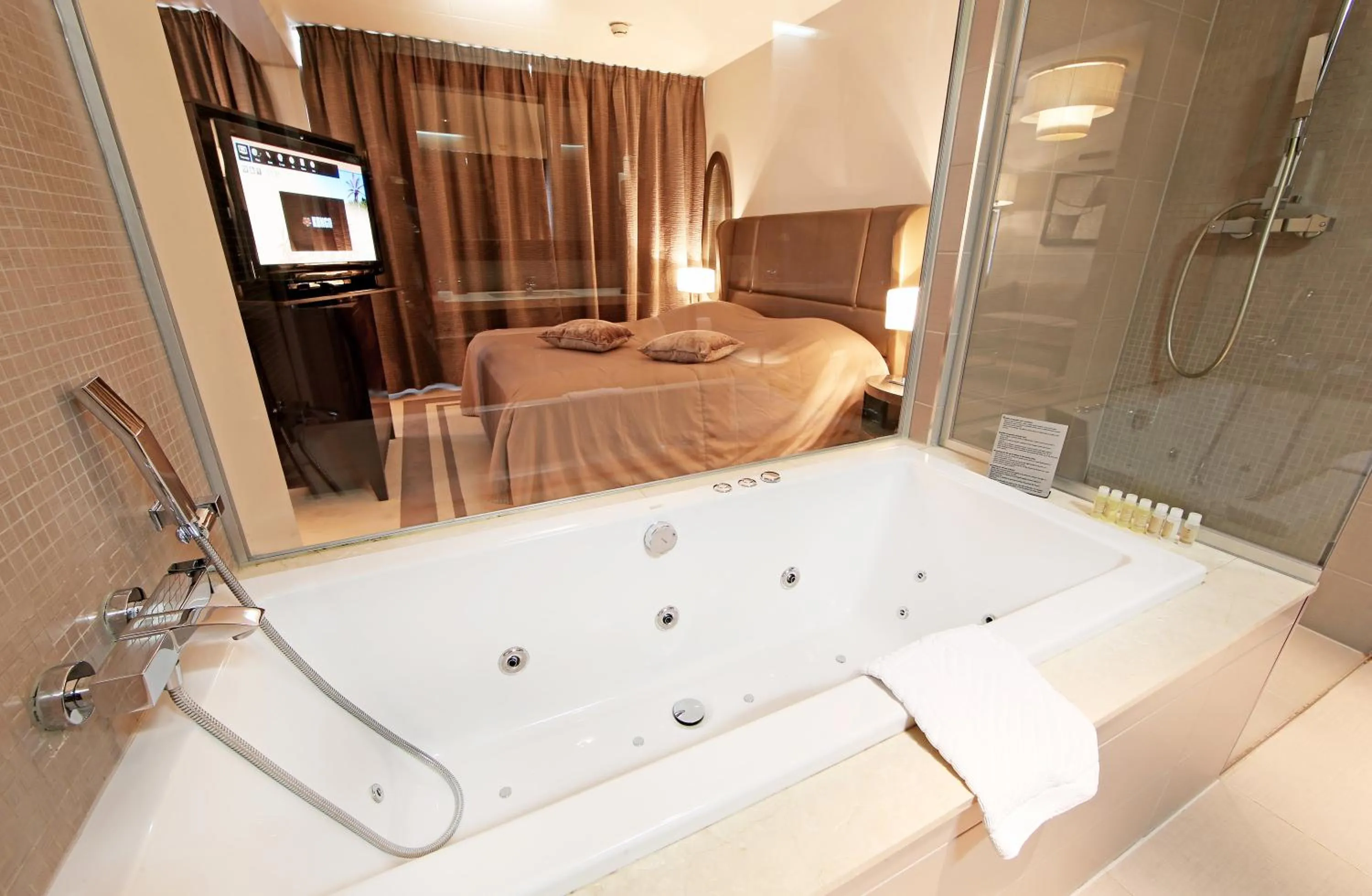 Bed in Hotel Grosuplje