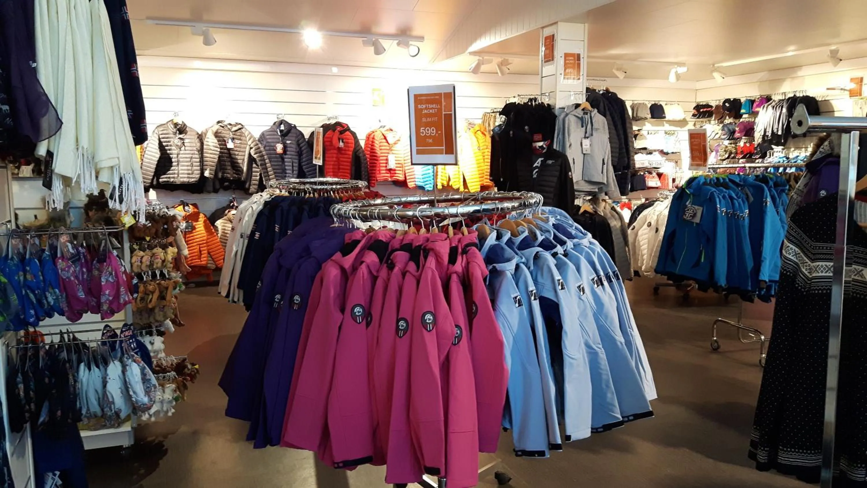 Activities in Olderfjord Turistsenter