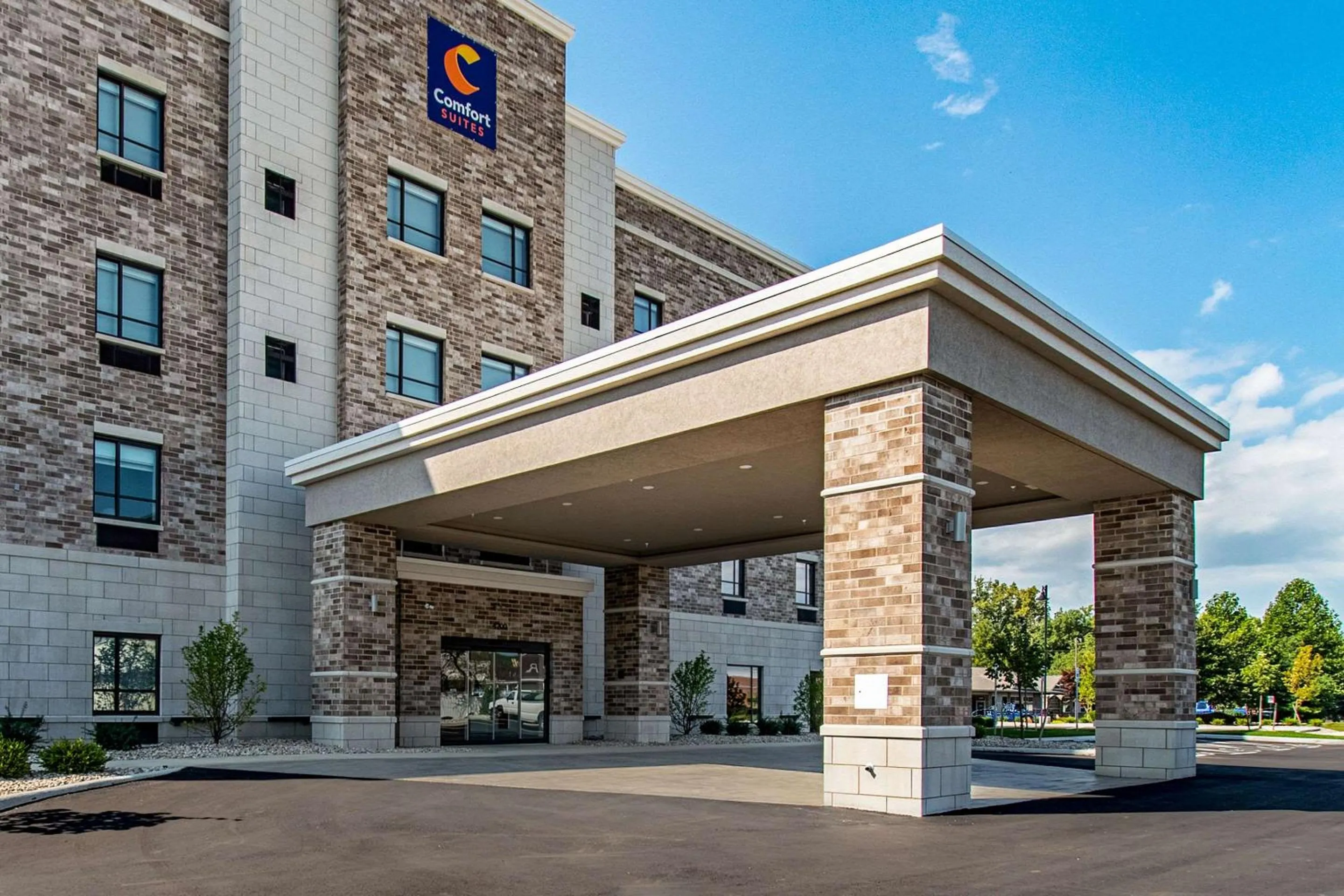 Property building in Comfort Suites Grove City - Columbus South