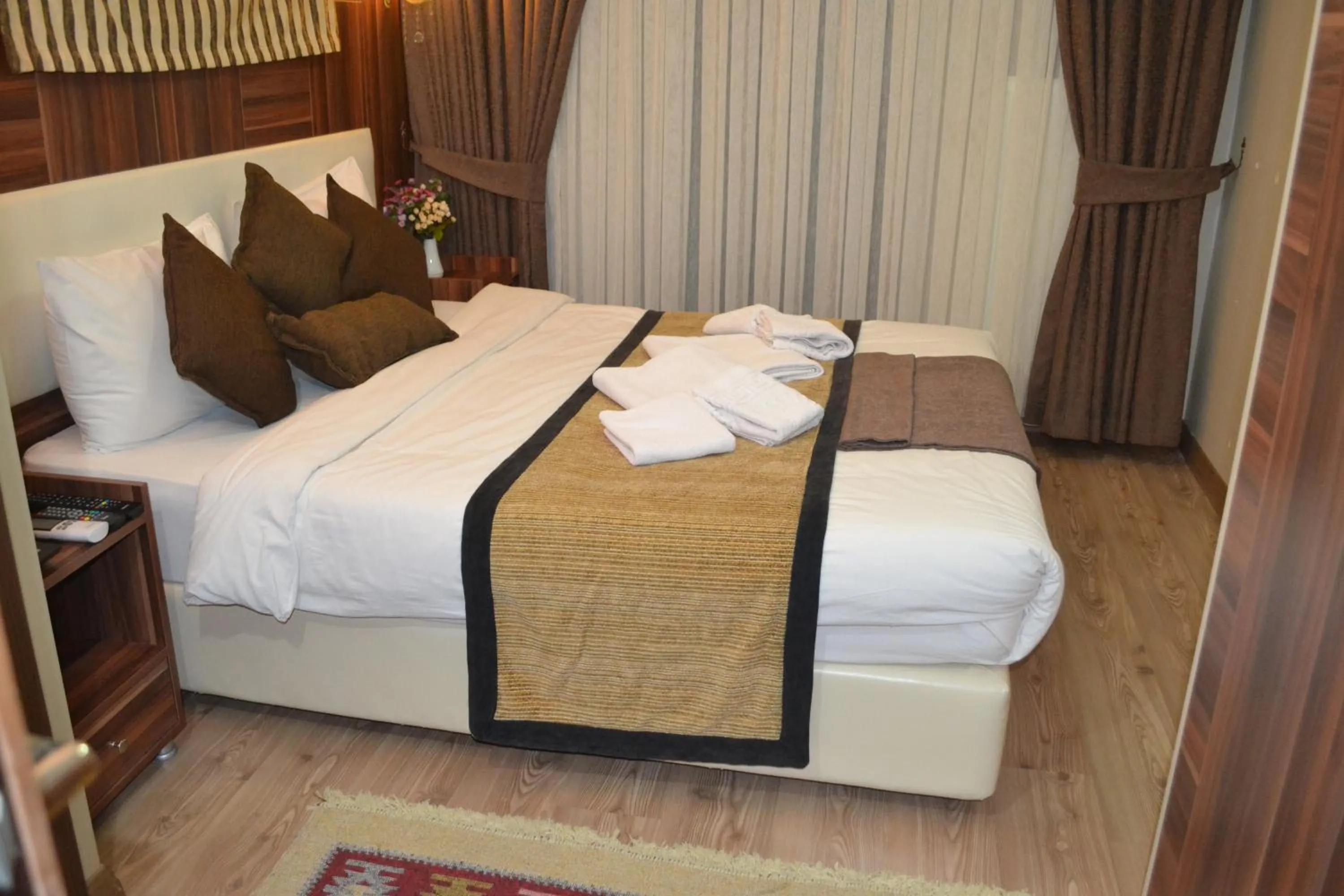 Breakfast, Bed in Grand Fatih Hotel