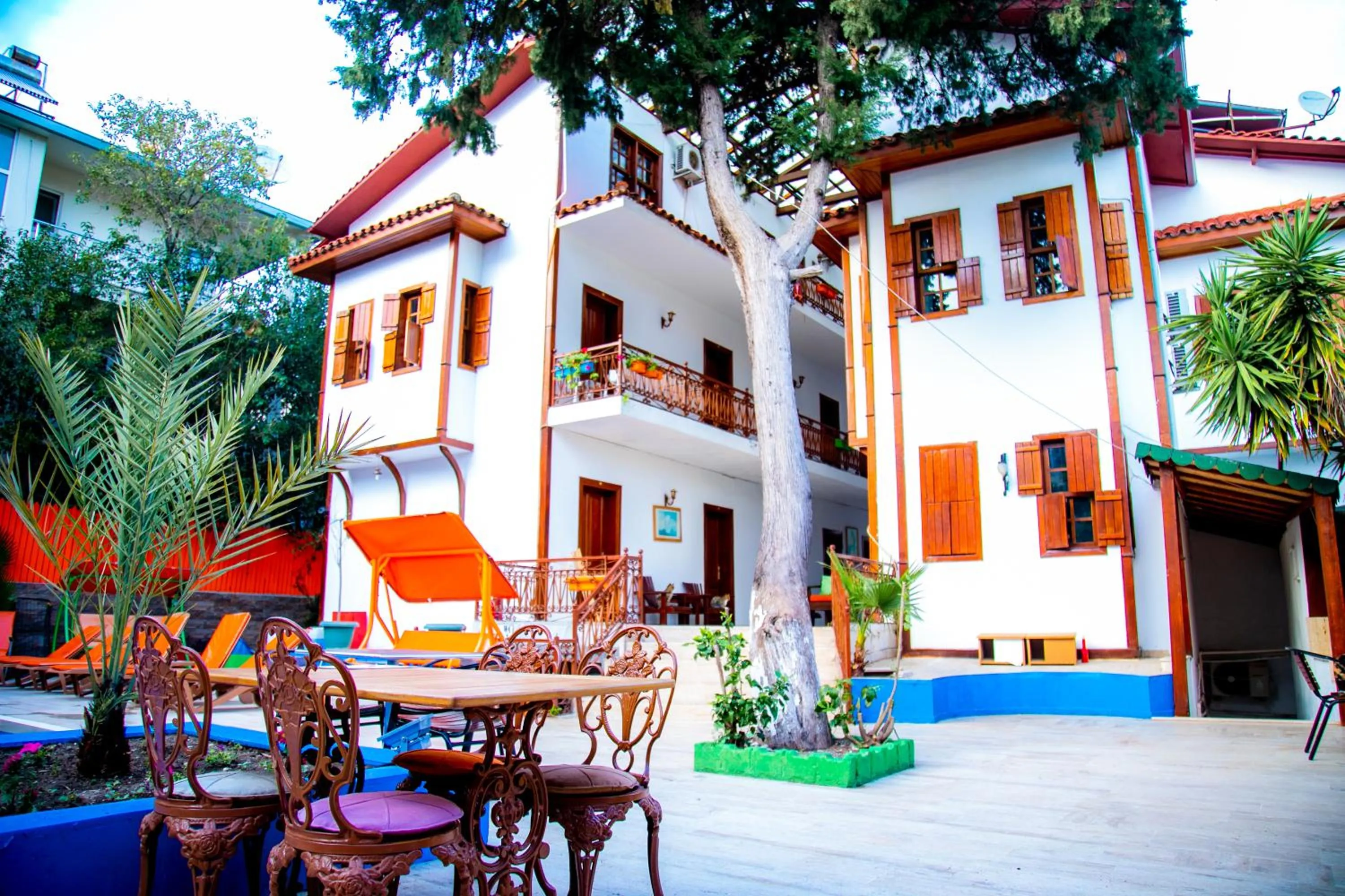 Property building in Kaliptus Hotel