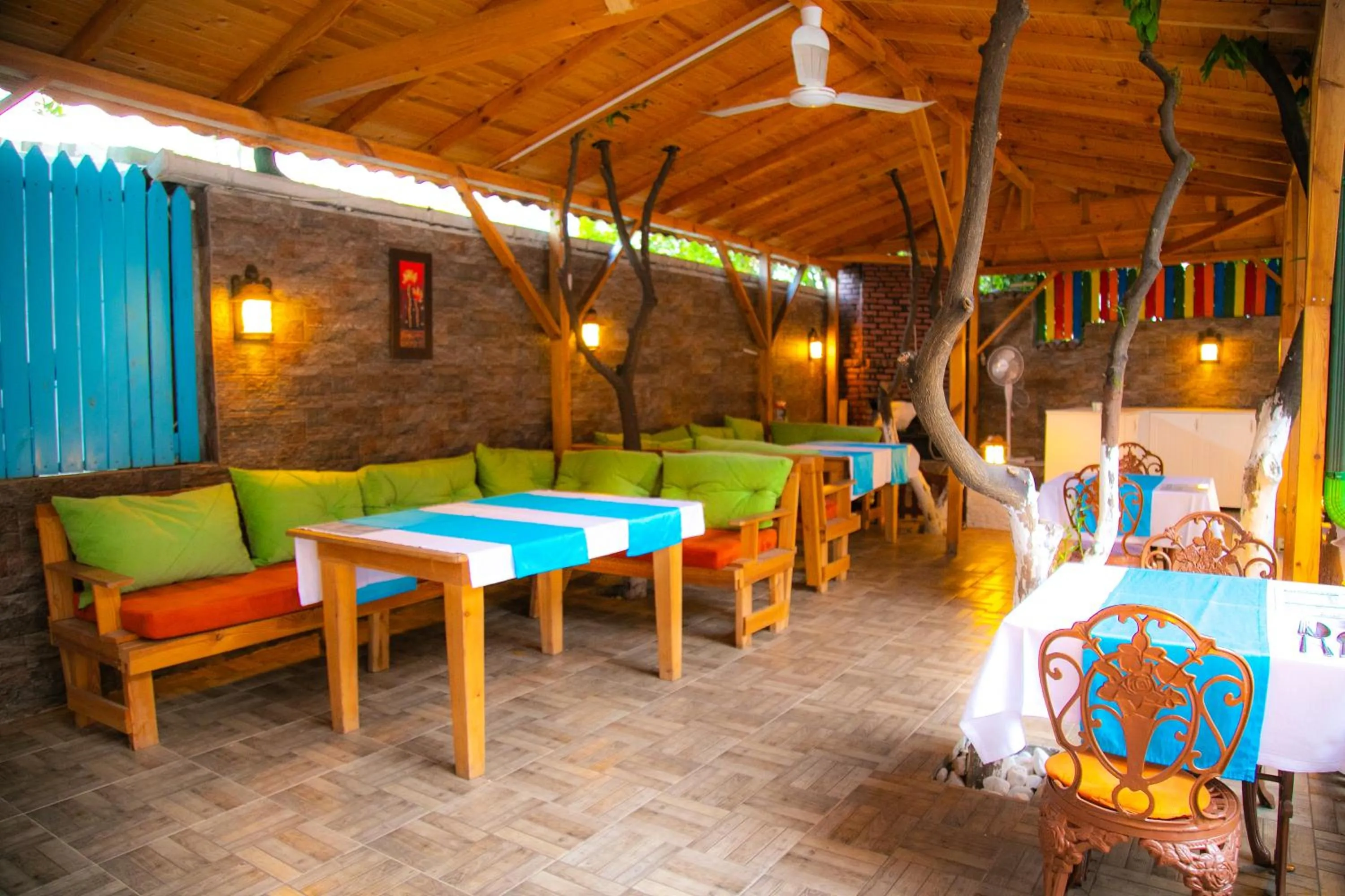 Restaurant/places to eat in Kaliptus Hotel