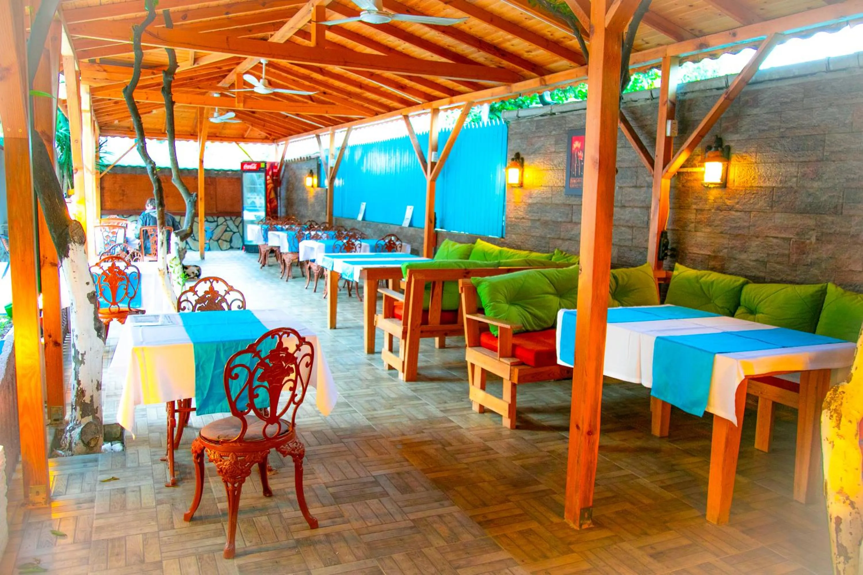 Restaurant/places to eat in Kaliptus Hotel