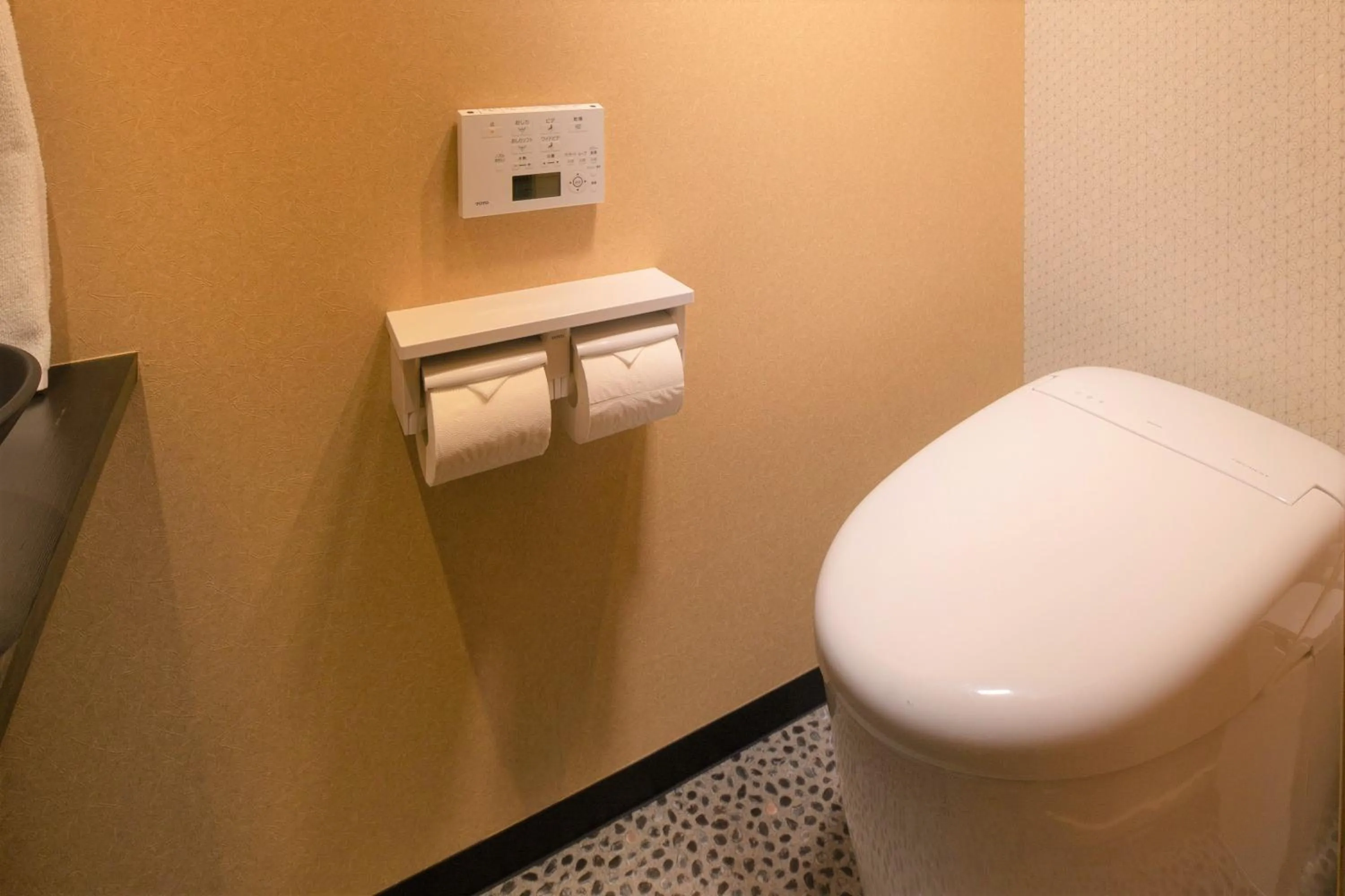 Toilet in Kanade Tojiminamimon